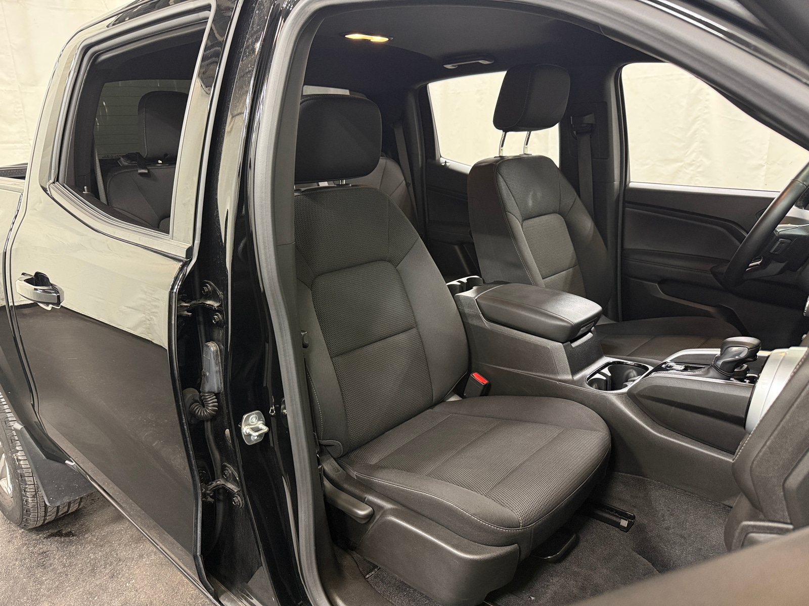 Thumbnail: 2024 Chevrolet Colorado - 2