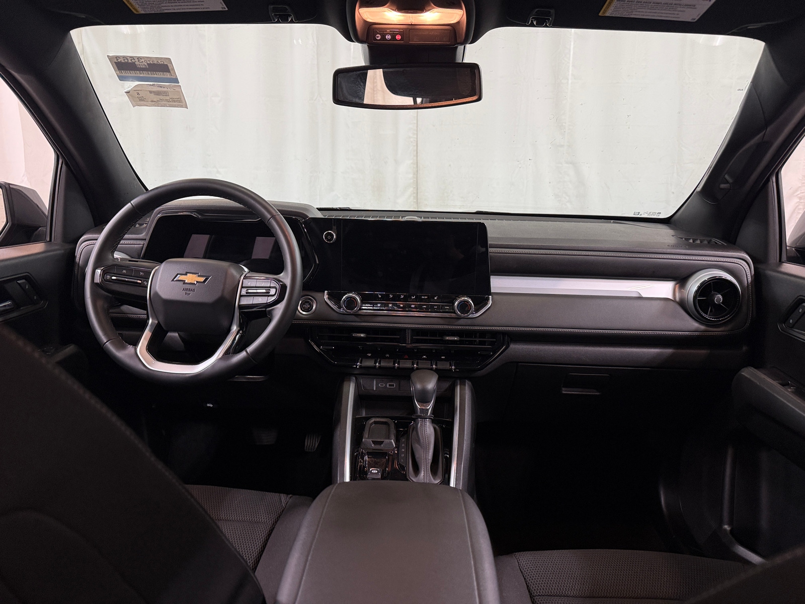 Thumbnail: 2024 Chevrolet Colorado - 3