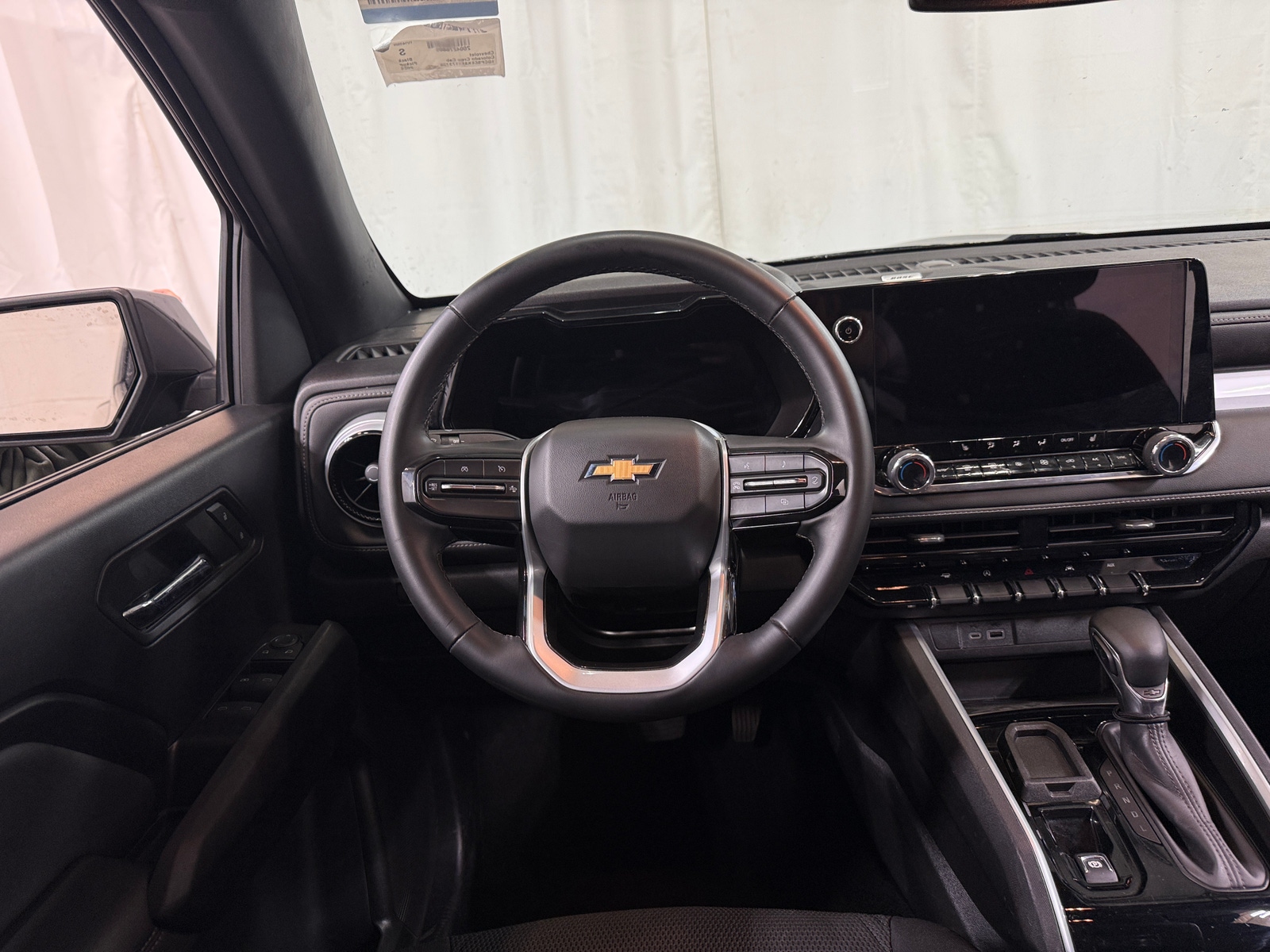 Thumbnail: 2024 Chevrolet Colorado - 5