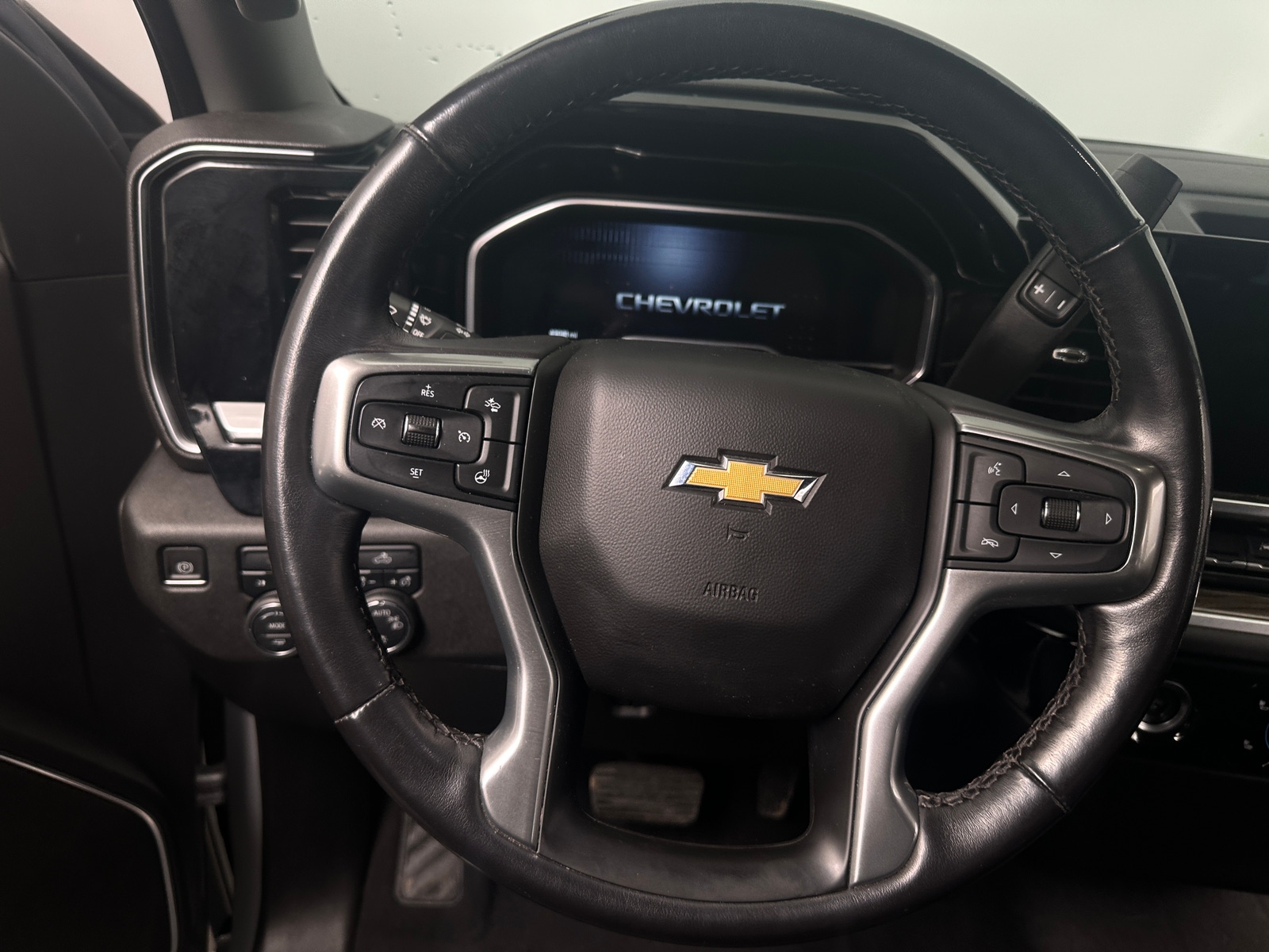 Thumbnail: 2022 Chevrolet Silverado 1500 - 5