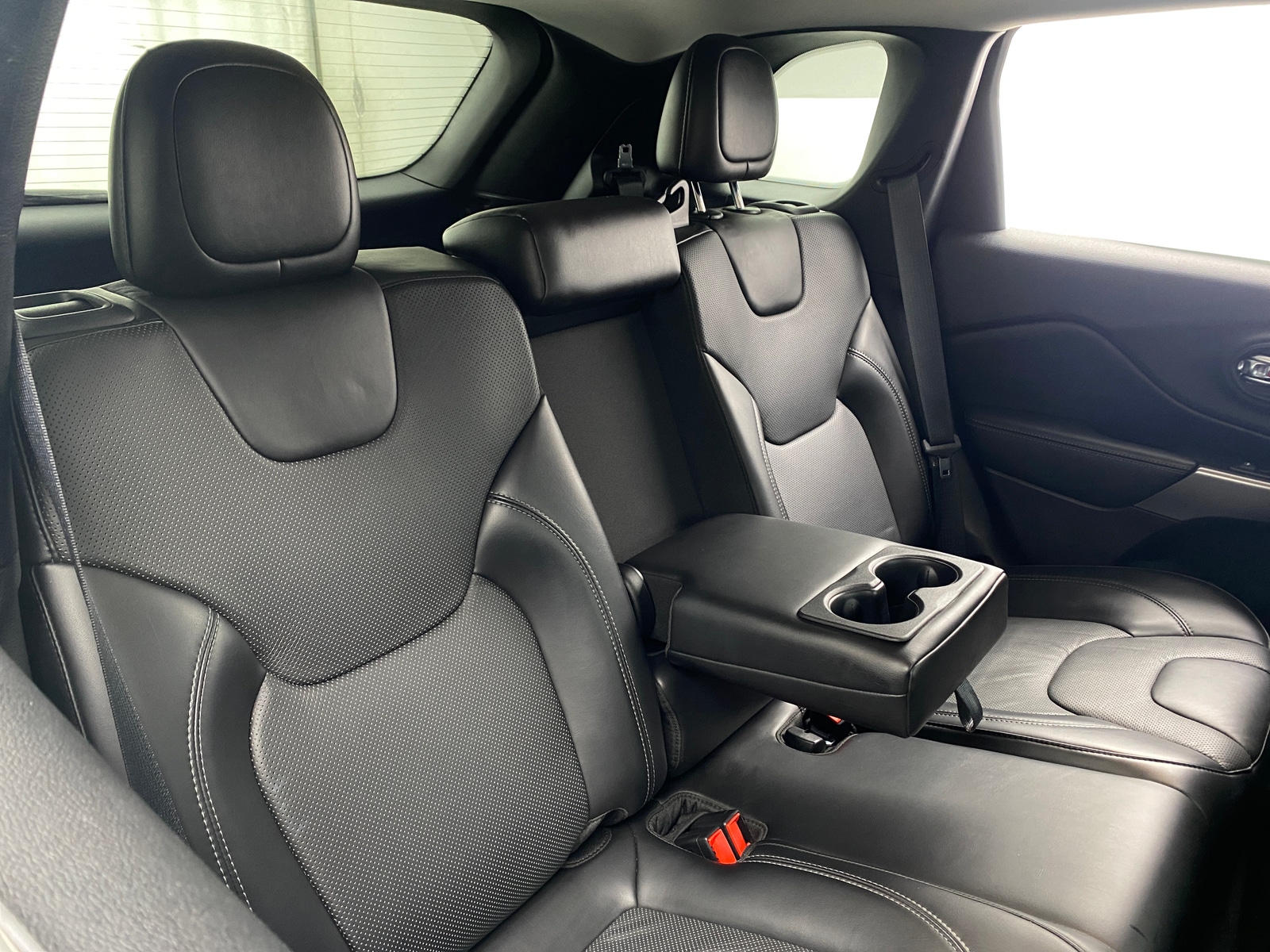 Thumbnail: 2019 Jeep Cherokee - 5