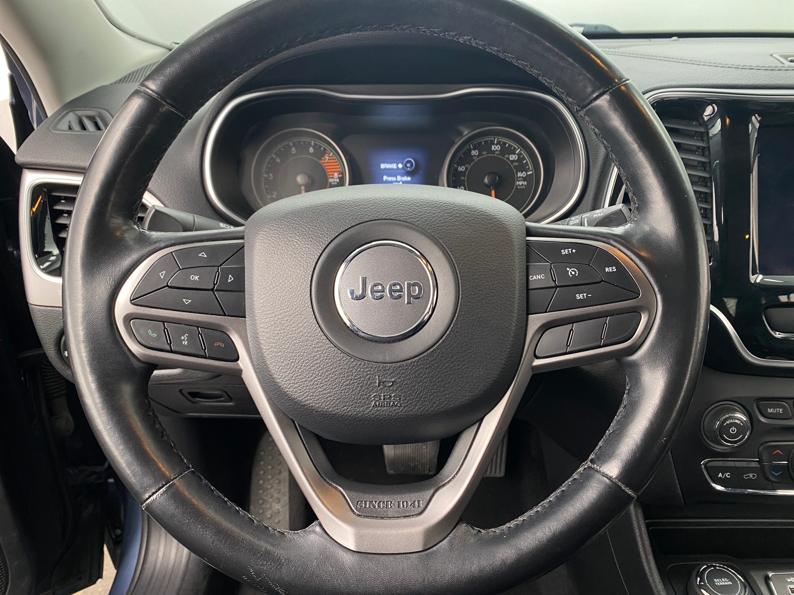 Thumbnail: 2019 Jeep Cherokee - 4