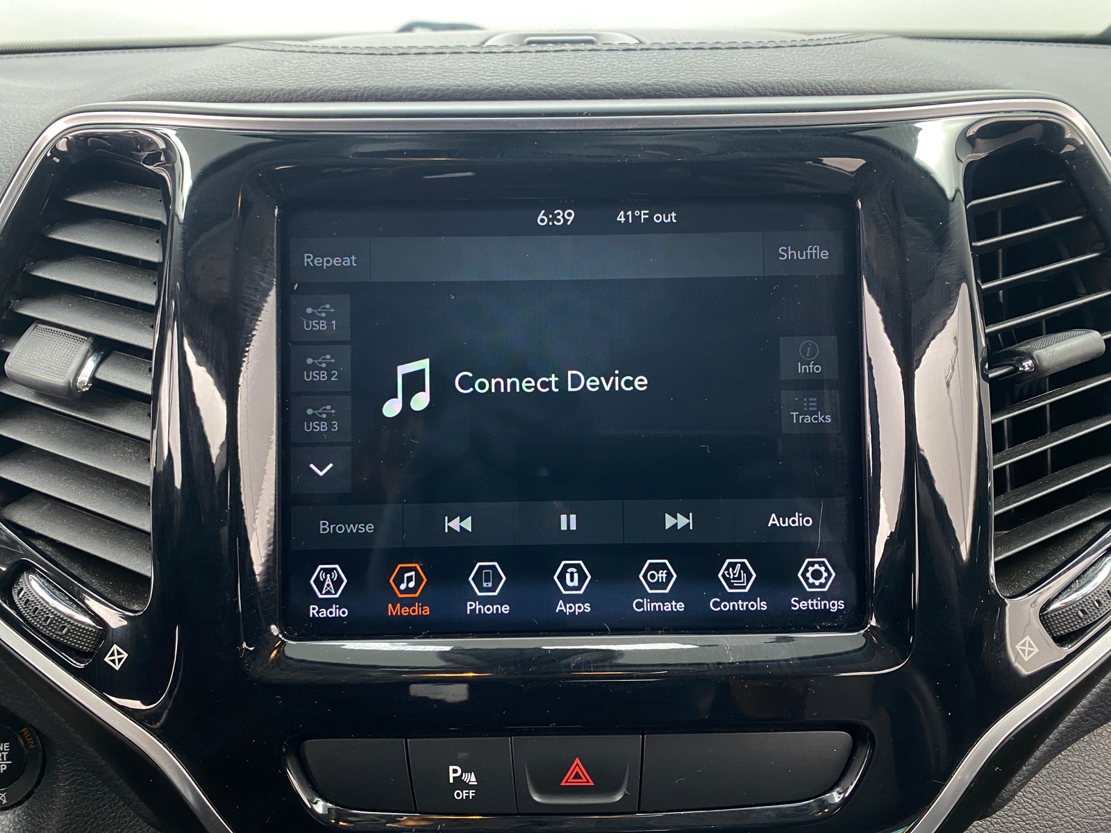 Thumbnail: 2019 Jeep Cherokee - 3