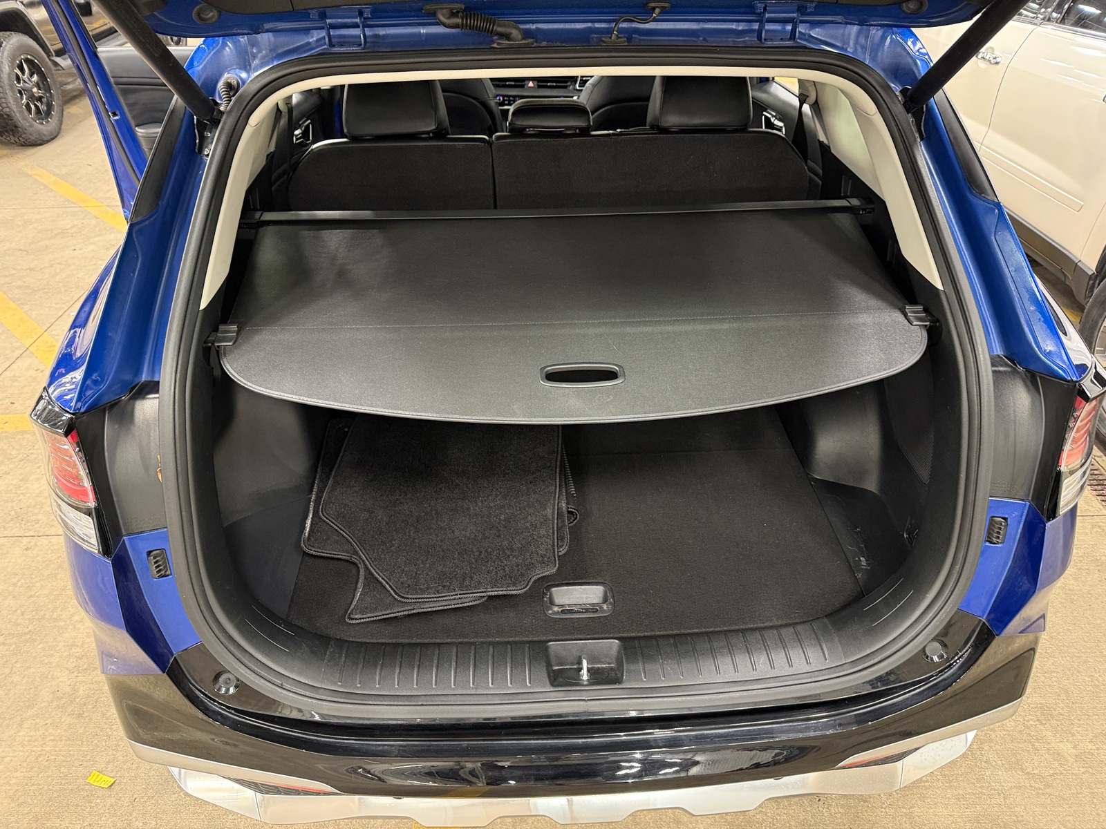 Thumbnail: 2023 Kia Sportage - 6