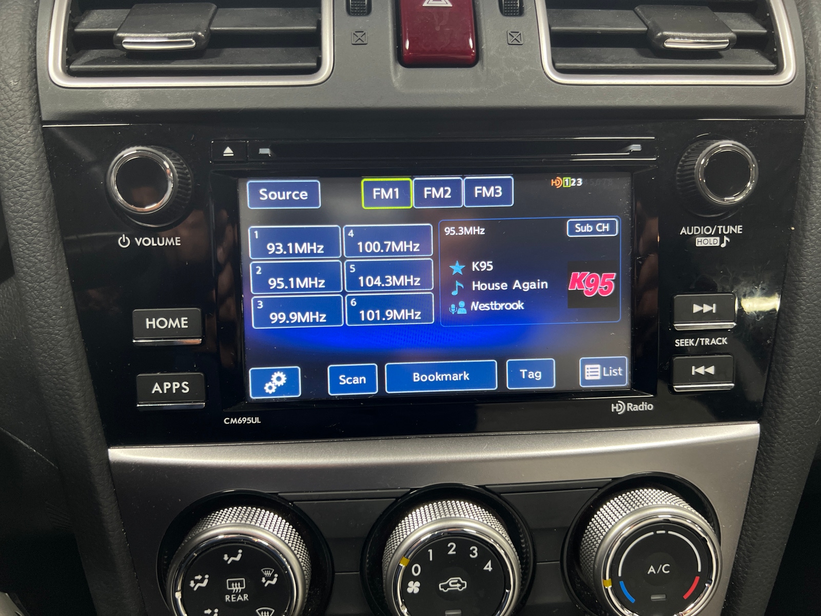 Thumbnail: 2017 Subaru Crosstrek - 4