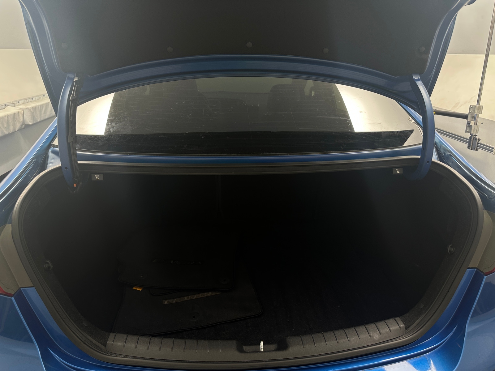 Thumbnail: 2018 Hyundai Elantra - 6