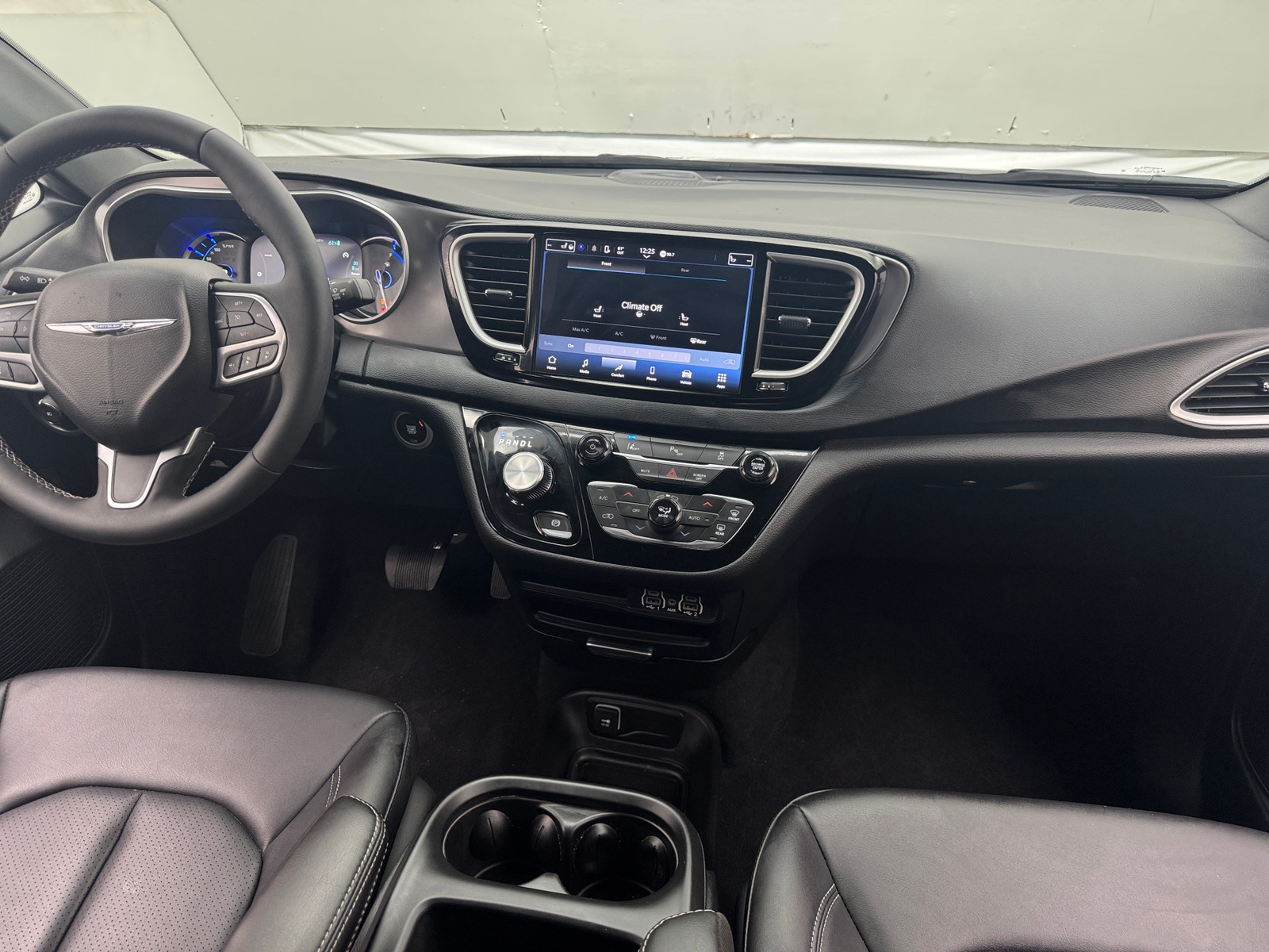 Thumbnail: 2025 Chrysler Pacifica - 2