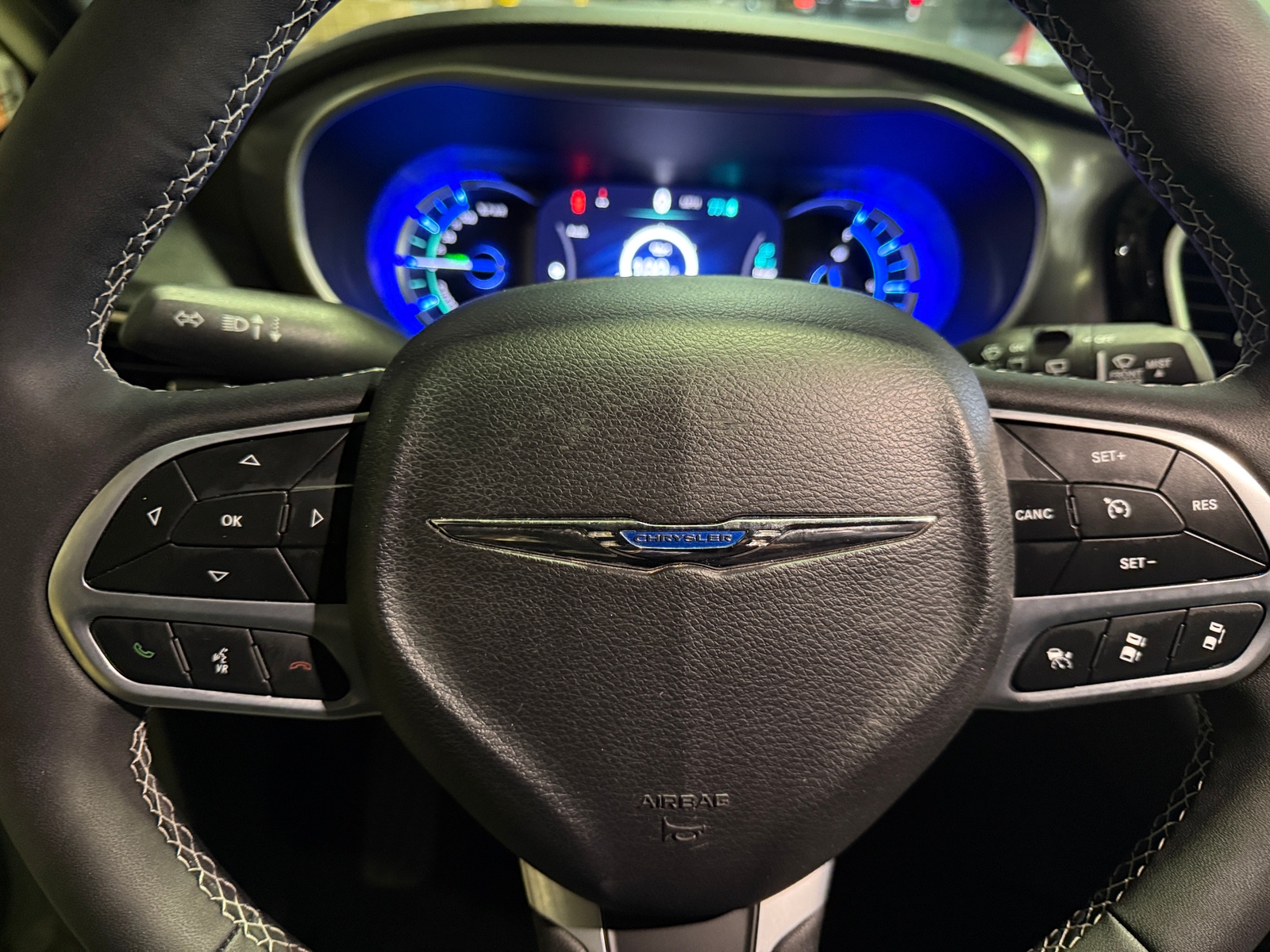 Thumbnail: 2025 Chrysler Pacifica - 4