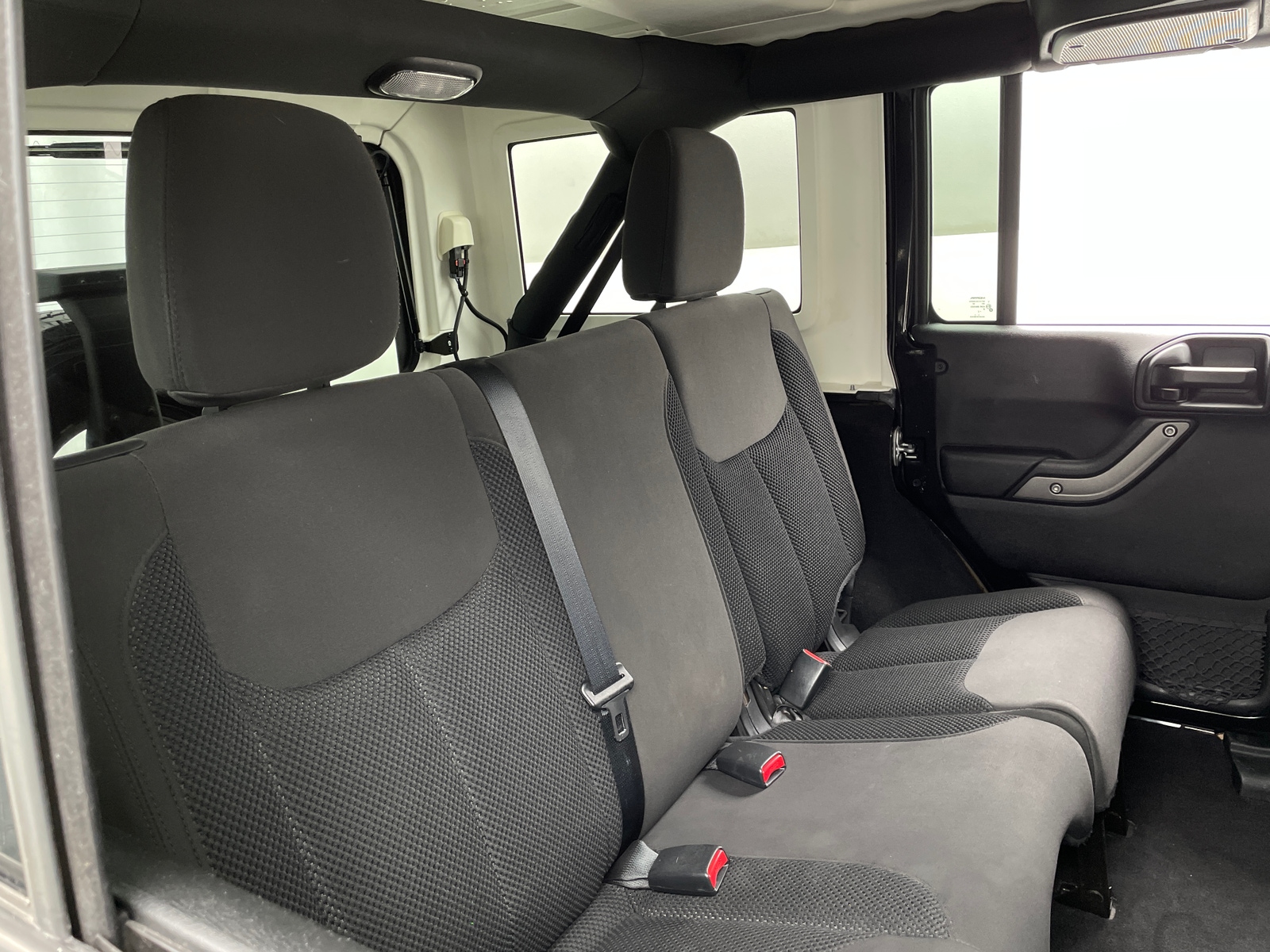 Thumbnail: 2017 Jeep Wrangler - 6