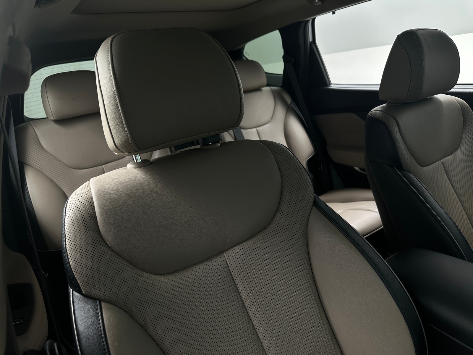 Thumbnail: 2022 Hyundai Santa Fe - 2