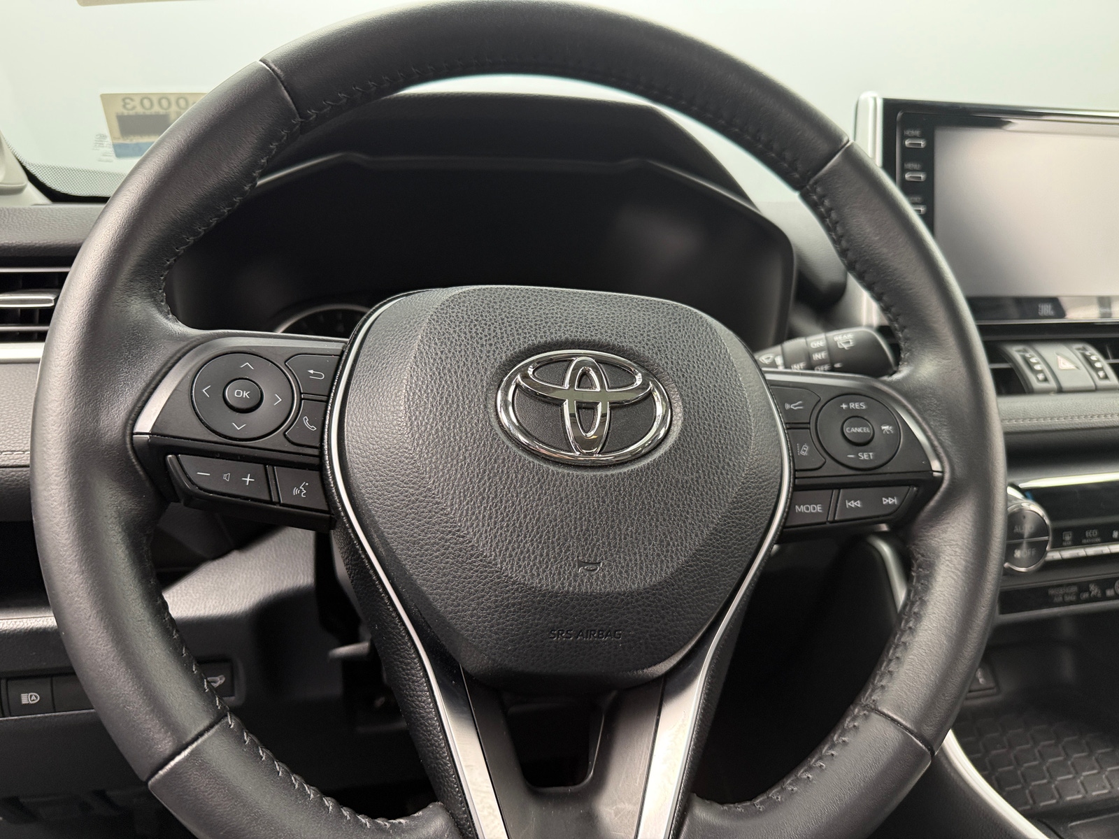 Thumbnail: 2020 Toyota RAV4 - 4