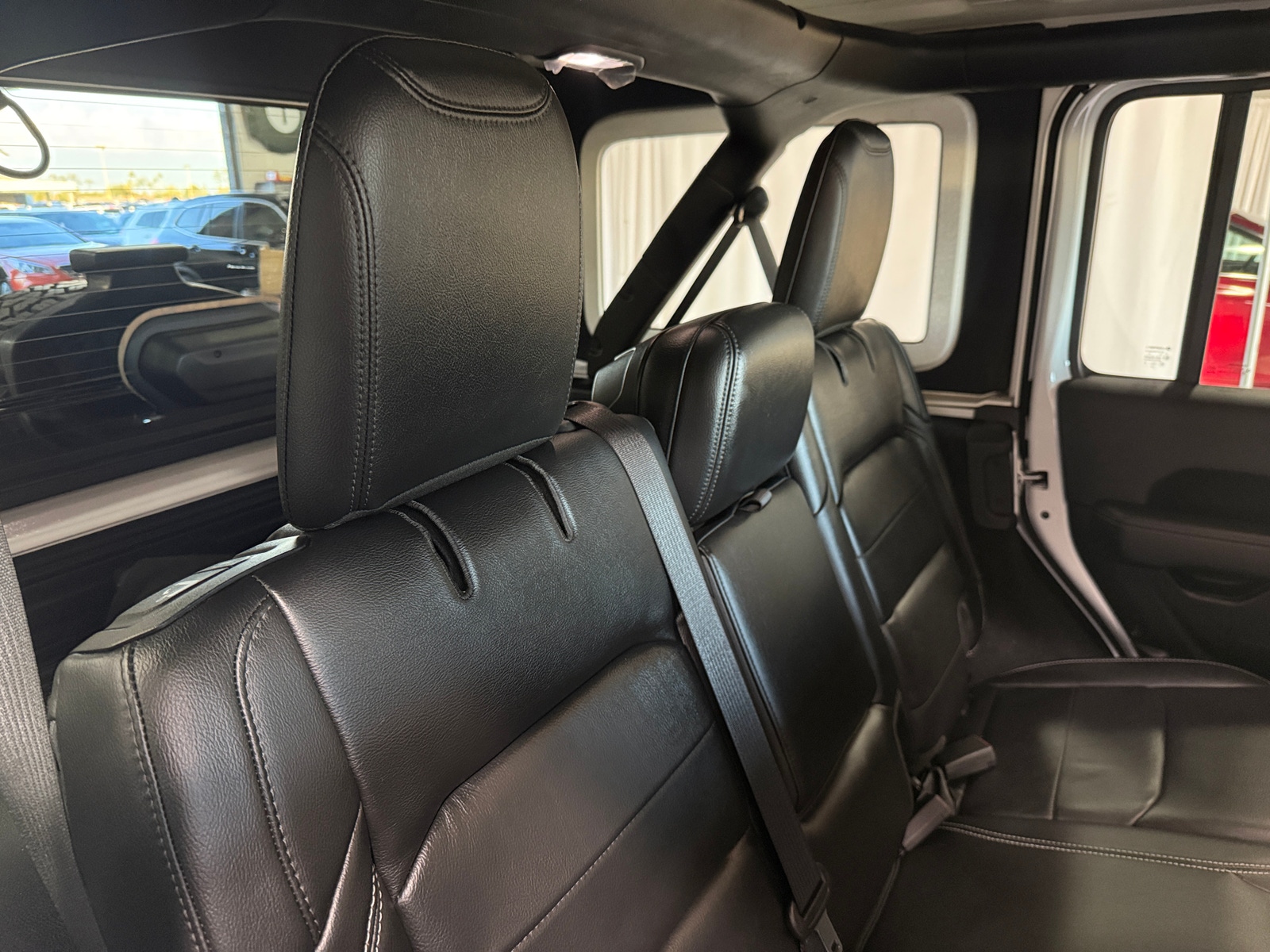 Thumbnail: 2019 Jeep Wrangler - 5