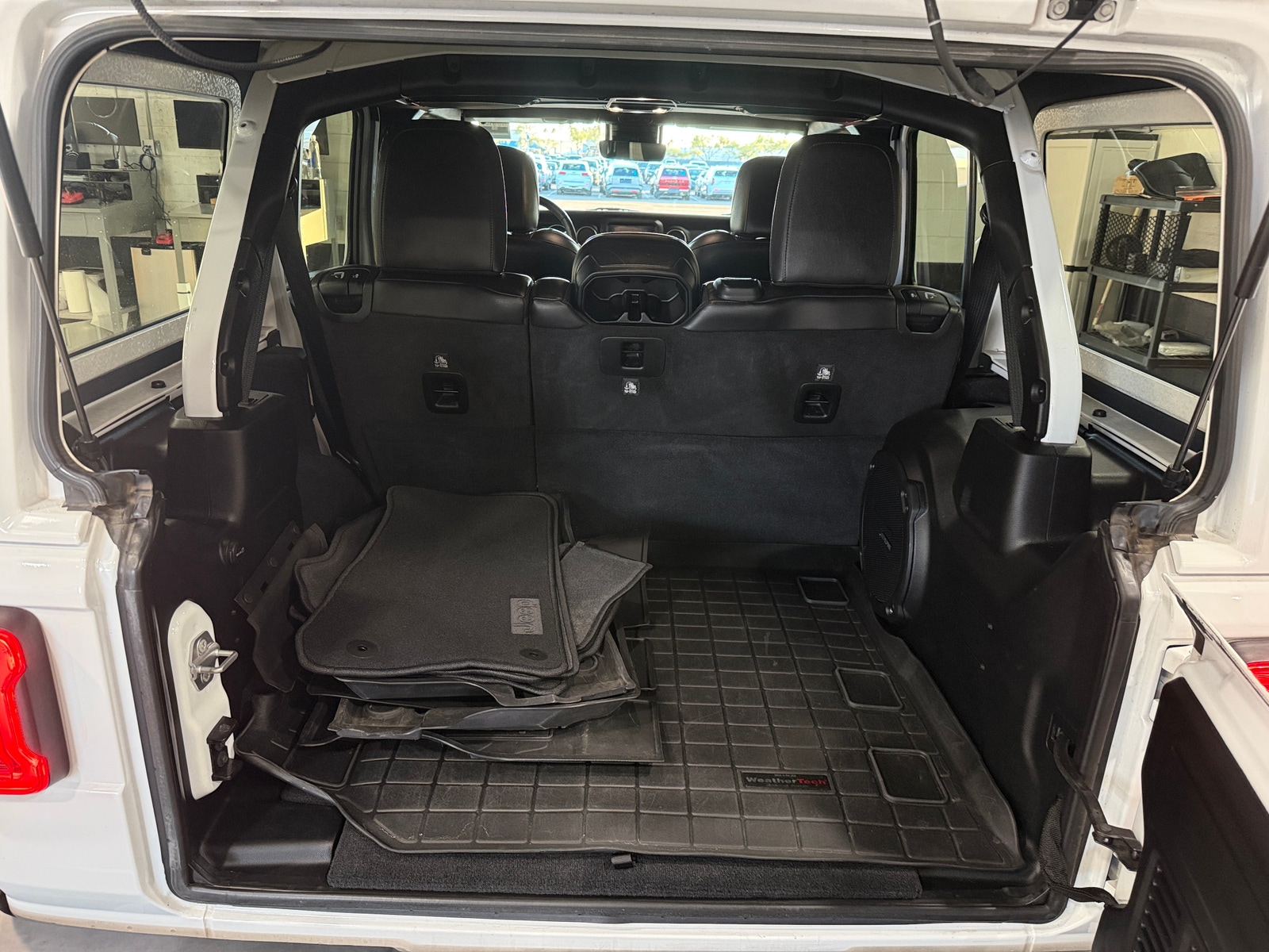 Thumbnail: 2019 Jeep Wrangler - 6