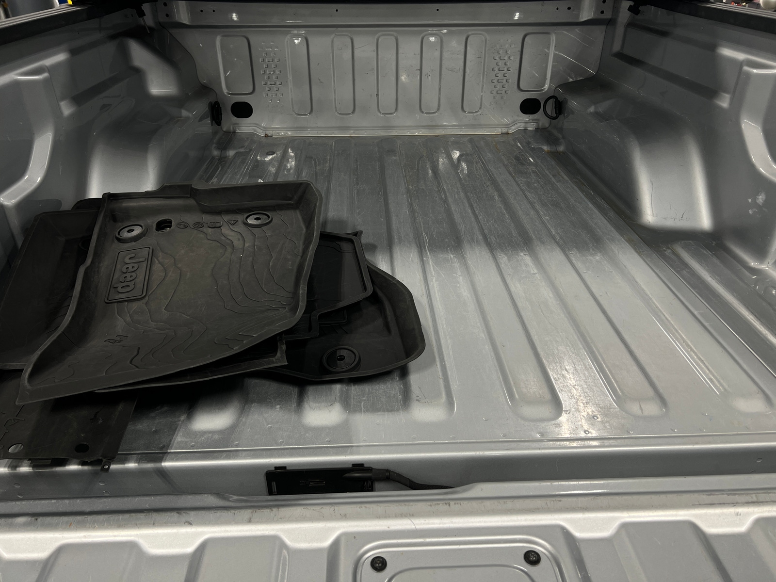 Thumbnail: 2022 Jeep Gladiator - 7