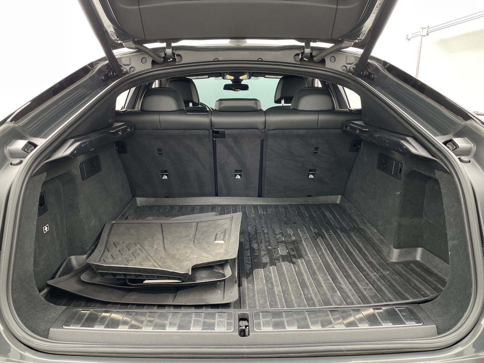 Thumbnail: 2023 BMW X6 - 6