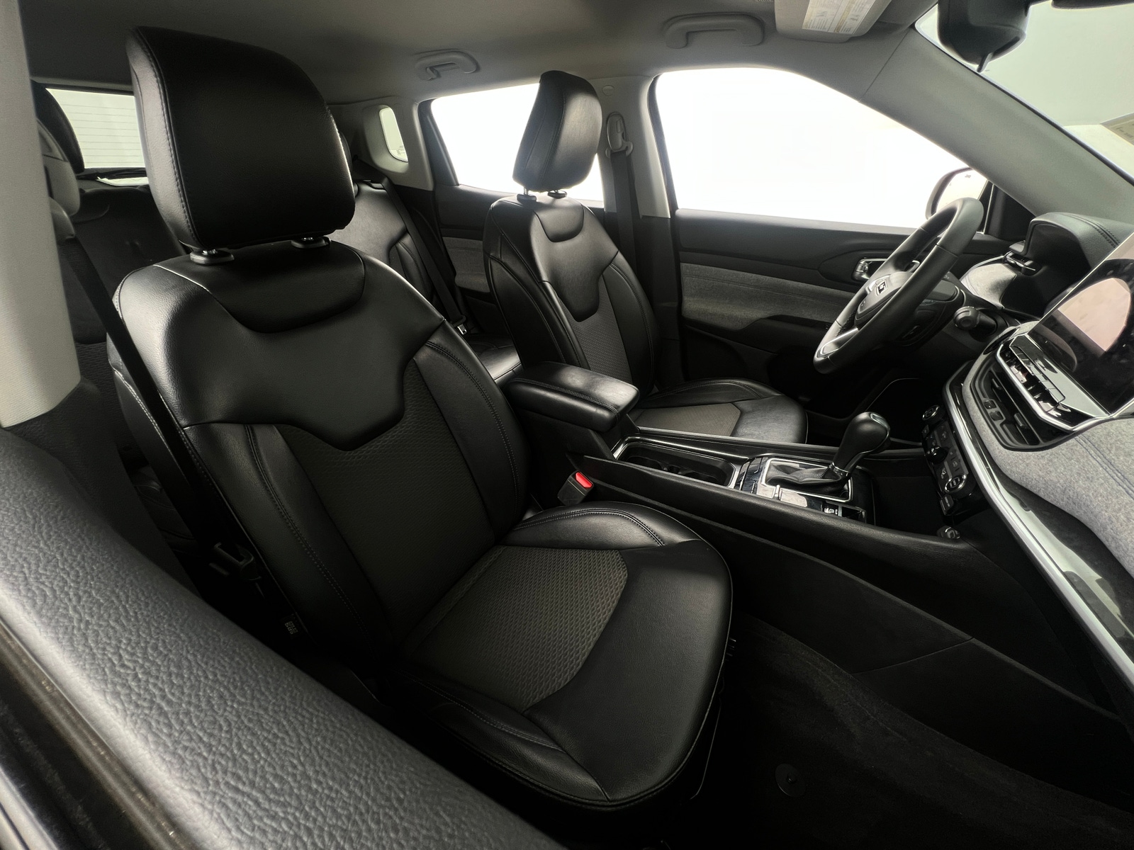 Thumbnail: 2022 Jeep Compass - 2