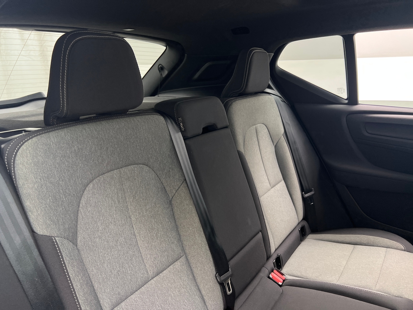 Thumbnail: 2024 Volvo XC40 - 6