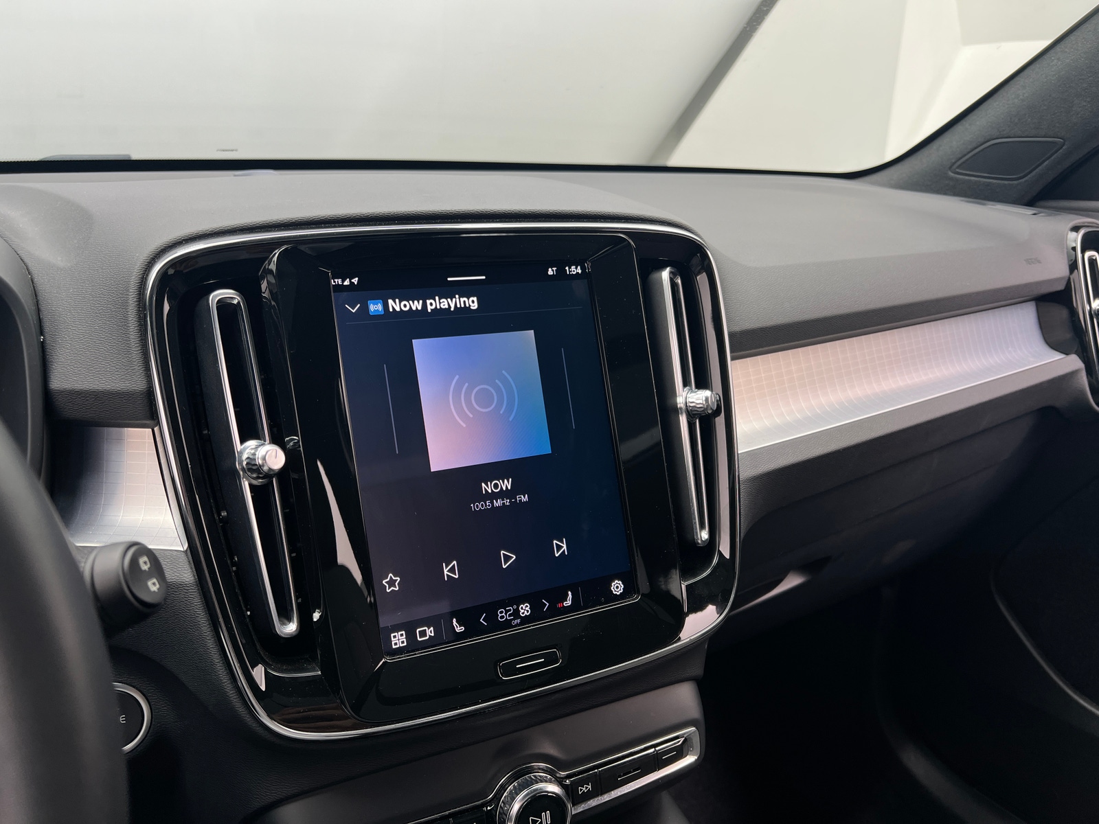 Thumbnail: 2024 Volvo XC40 - 4