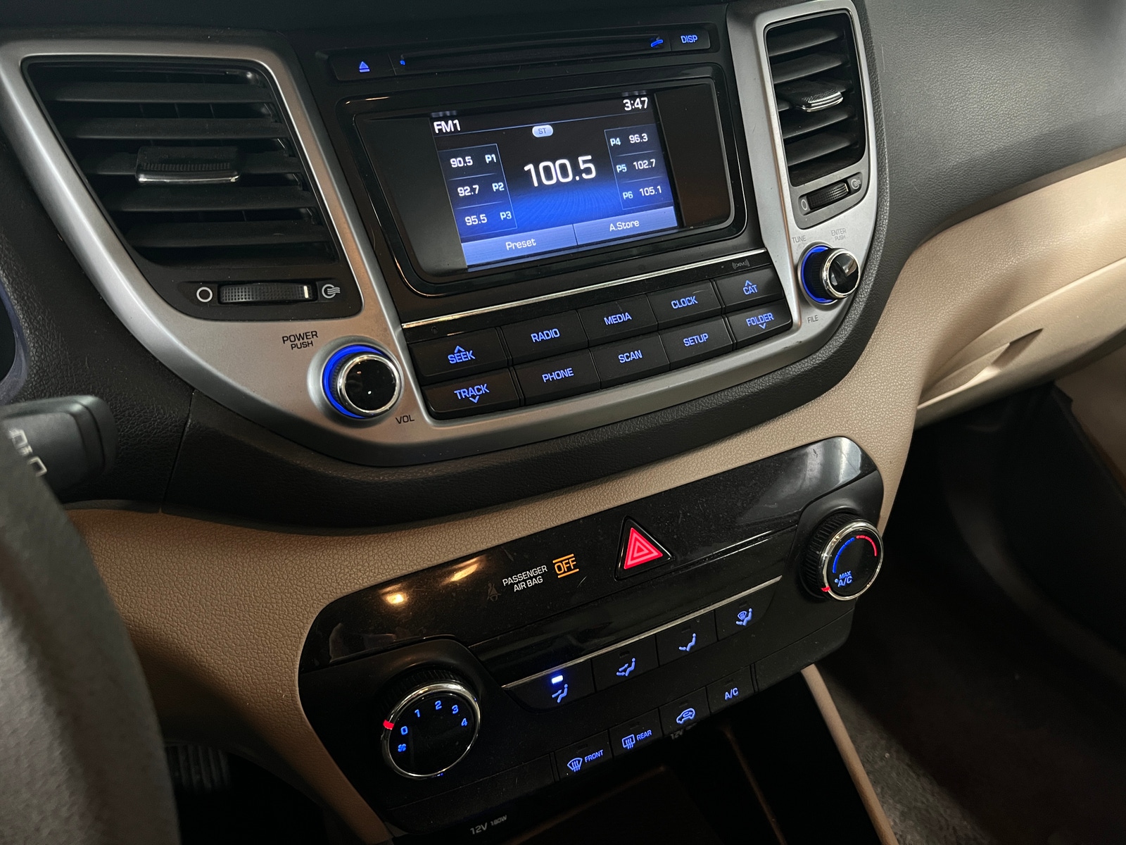 Thumbnail: 2017 Hyundai Tucson - 4