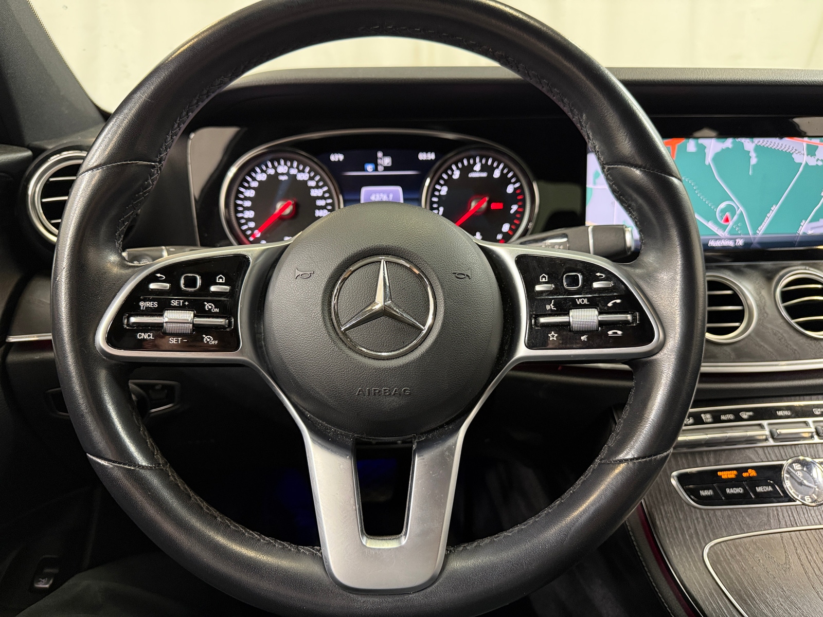 Thumbnail: 2019 Mercedes-Benz E-Class - 4