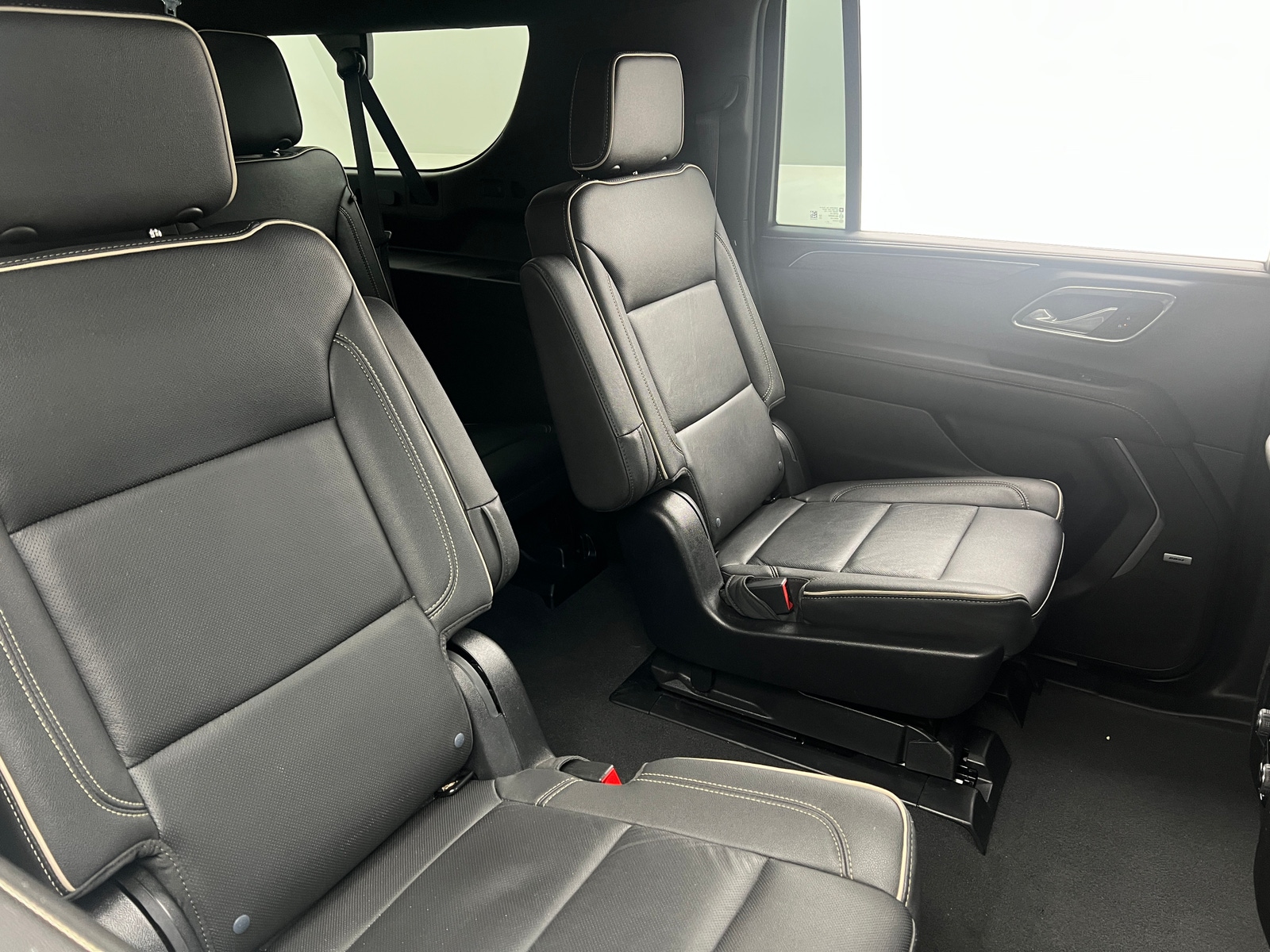 Thumbnail: 2023 Chevrolet Suburban - 5