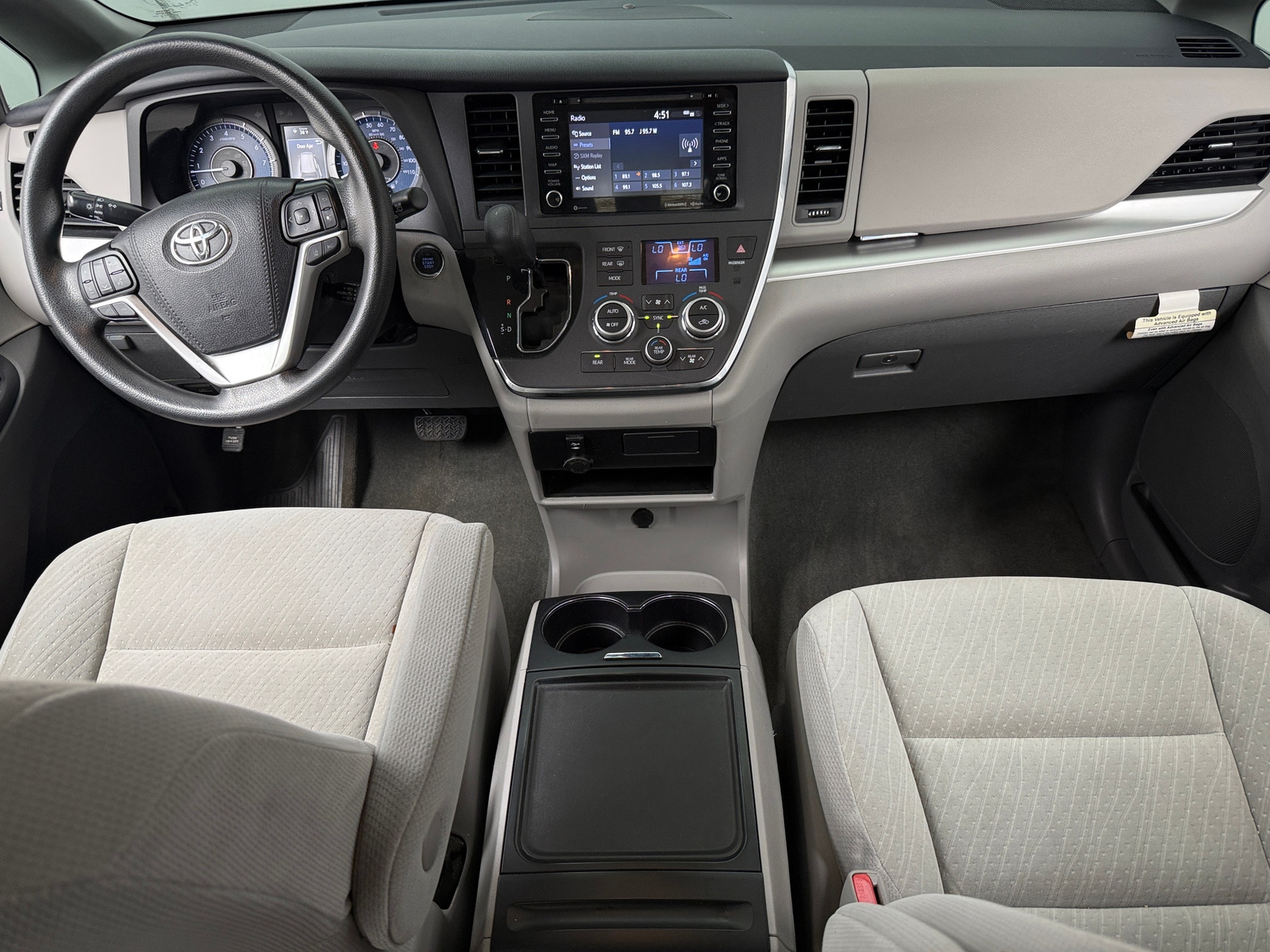 Thumbnail: 2019 Toyota Sienna - 3