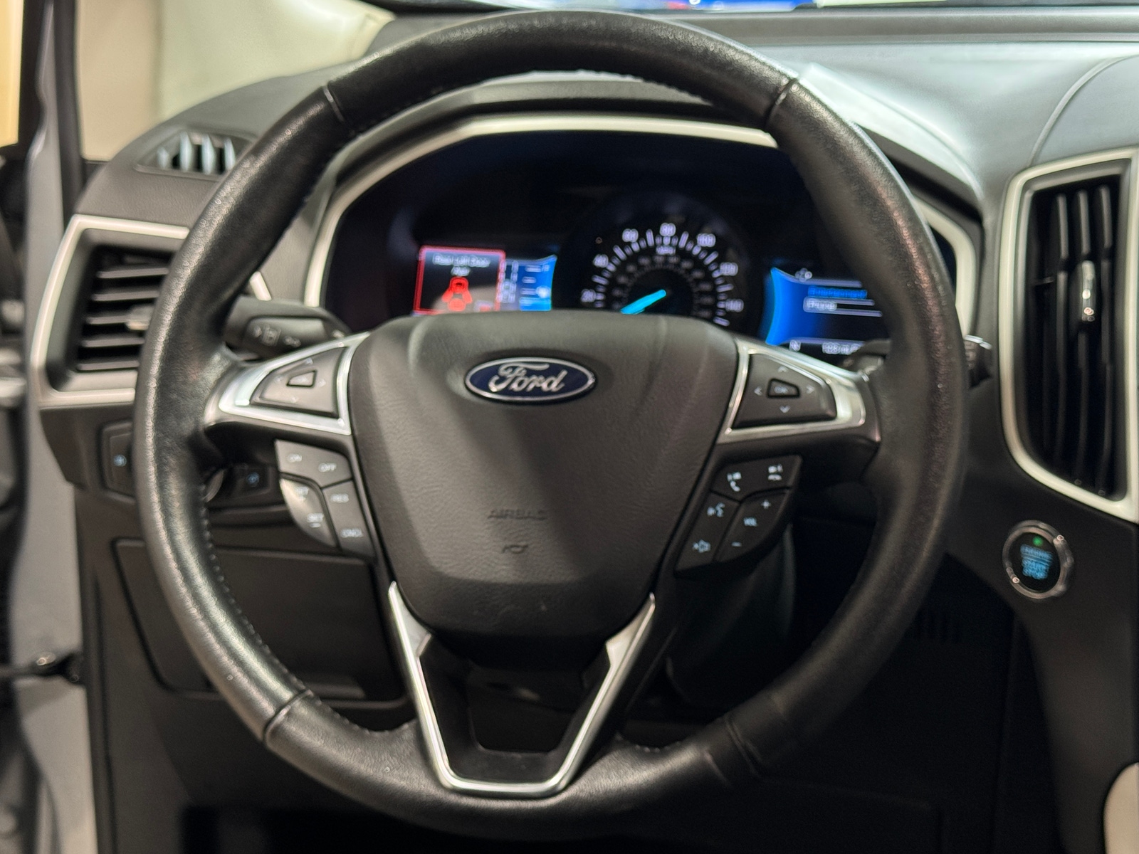 Thumbnail: 2021 Ford Edge - 4