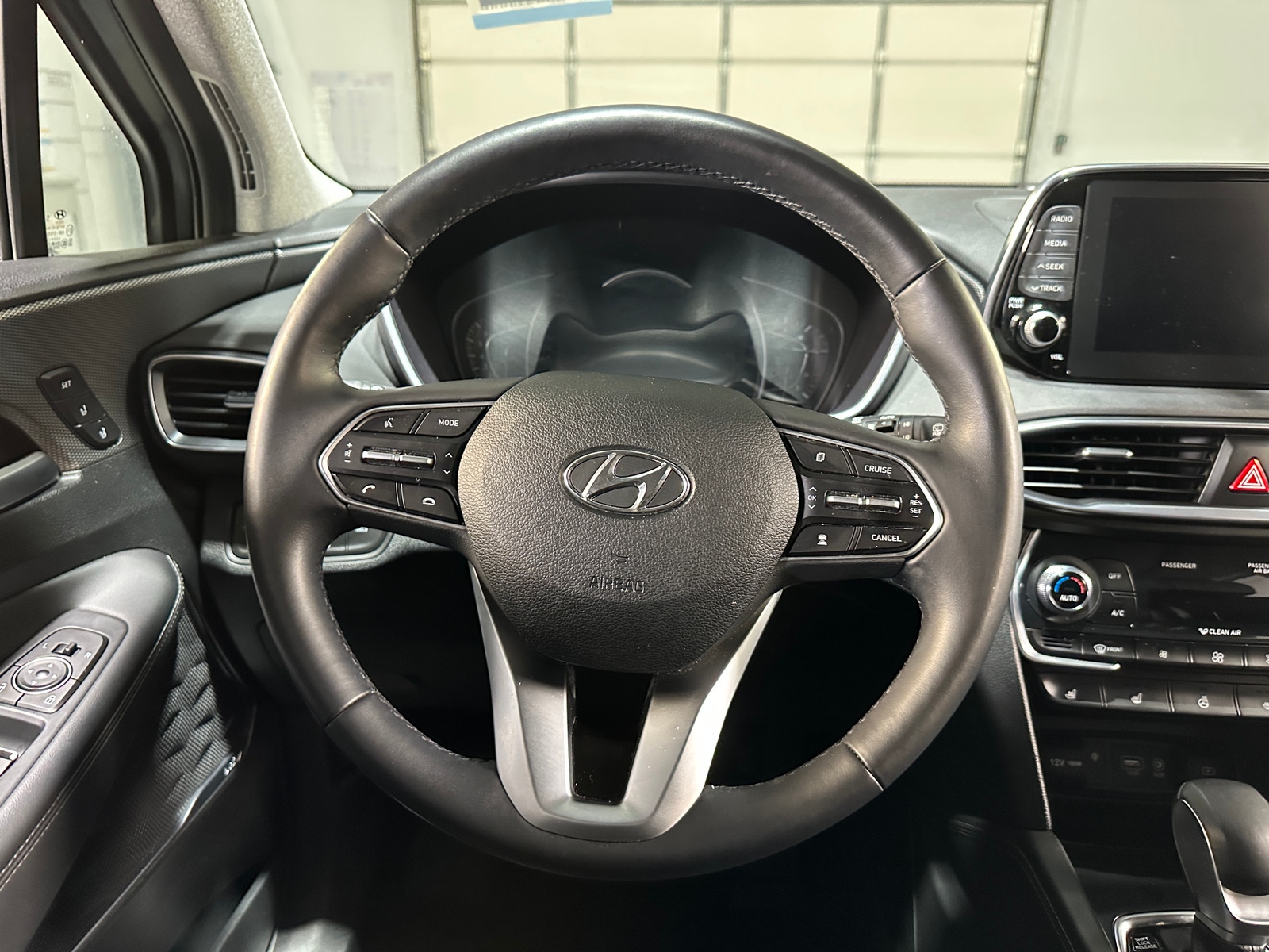 Thumbnail: 2019 Hyundai Santa Fe - 4