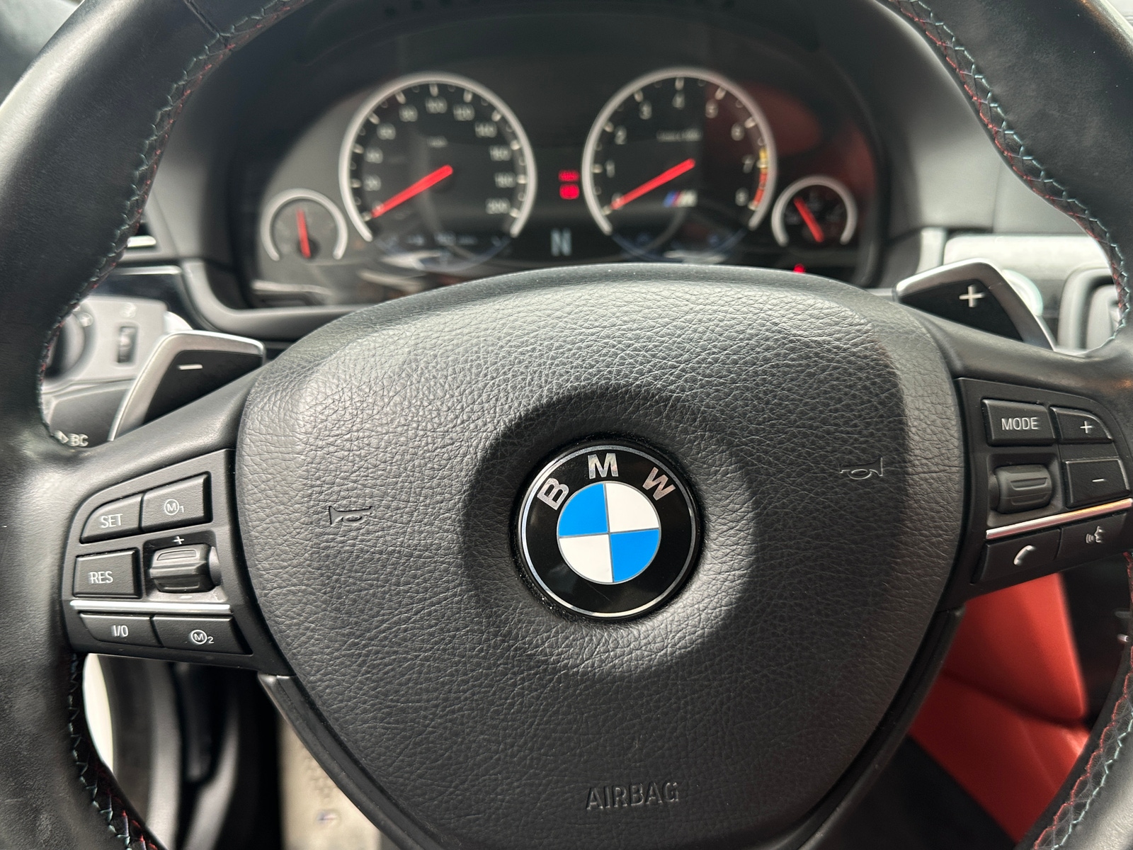 Thumbnail: 2013 BMW M5 - 4