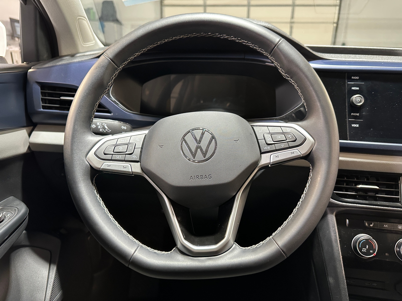 Thumbnail: 2023 Volkswagen Taos - 5