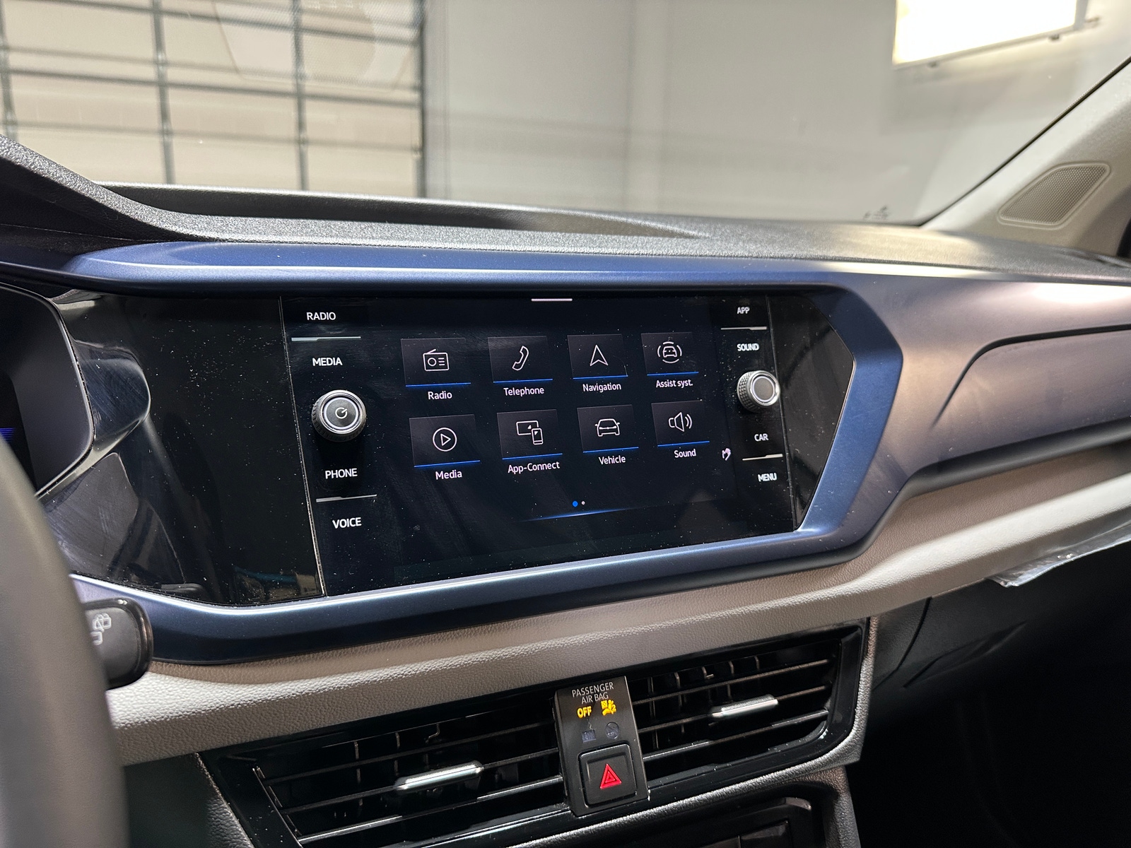 Thumbnail: 2023 Volkswagen Taos - 4