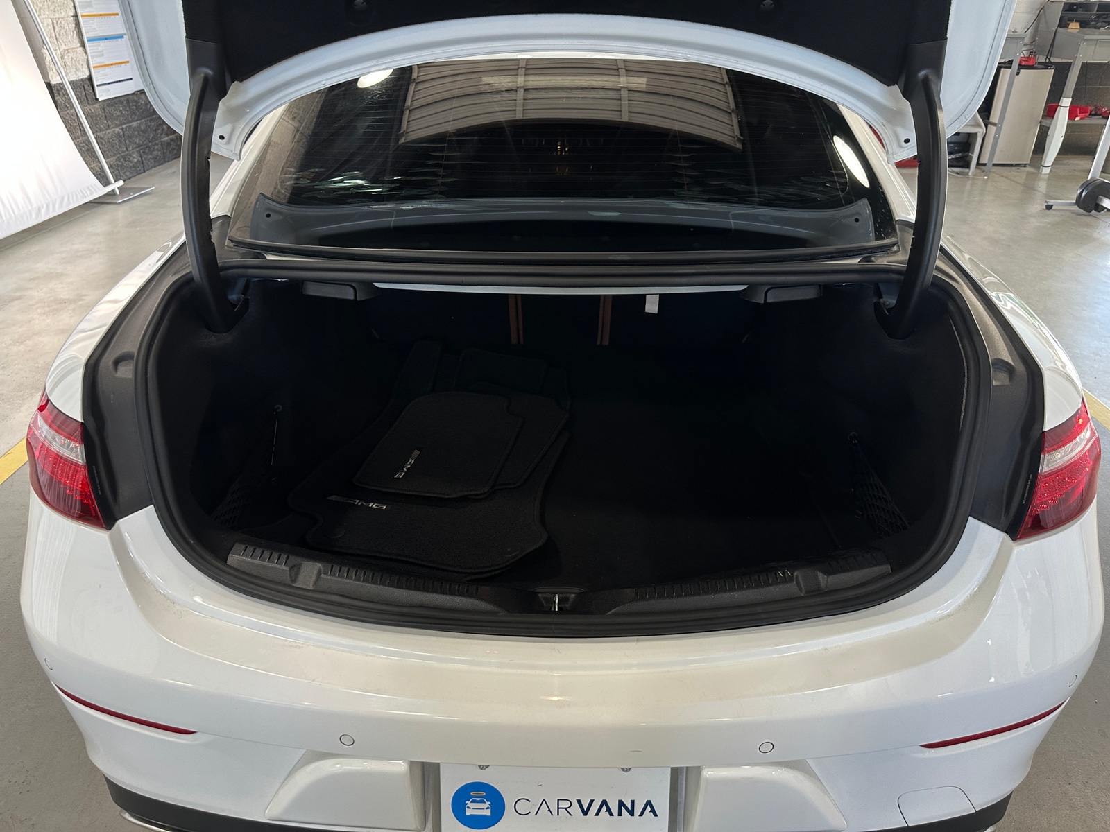 Thumbnail: 2019 Mercedes-Benz E-Class - 4