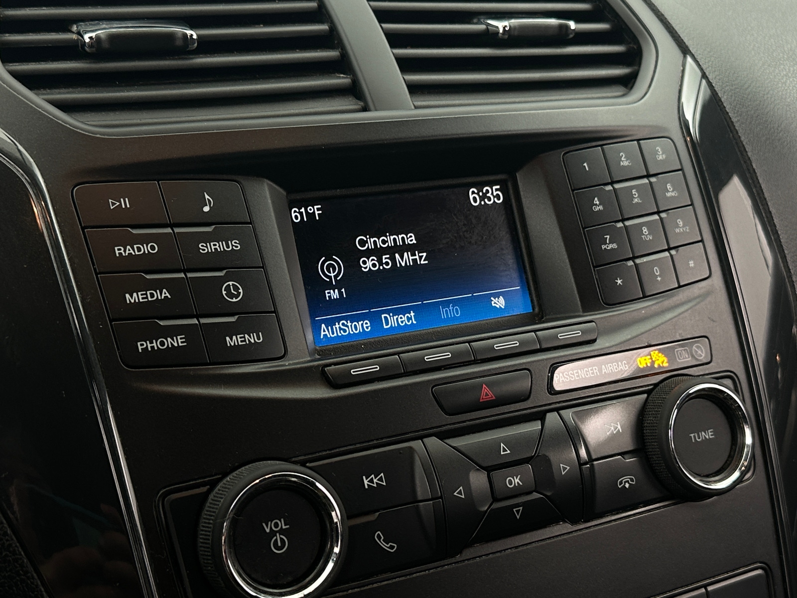 Thumbnail: 2019 Ford Explorer - 4