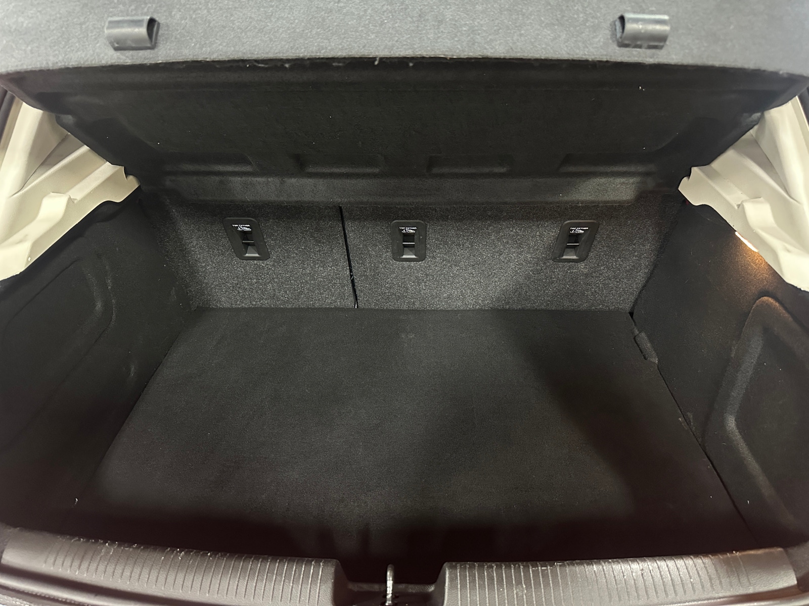 Thumbnail: 2017 Chevrolet Cruze - 6