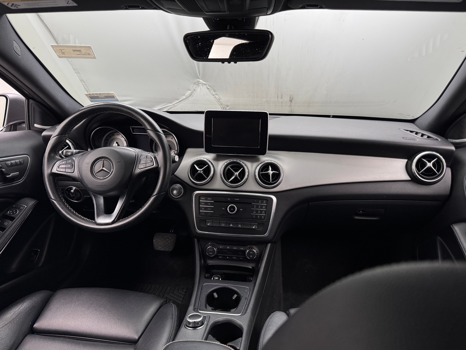 Thumbnail: 2016 Mercedes-Benz GLA - 2