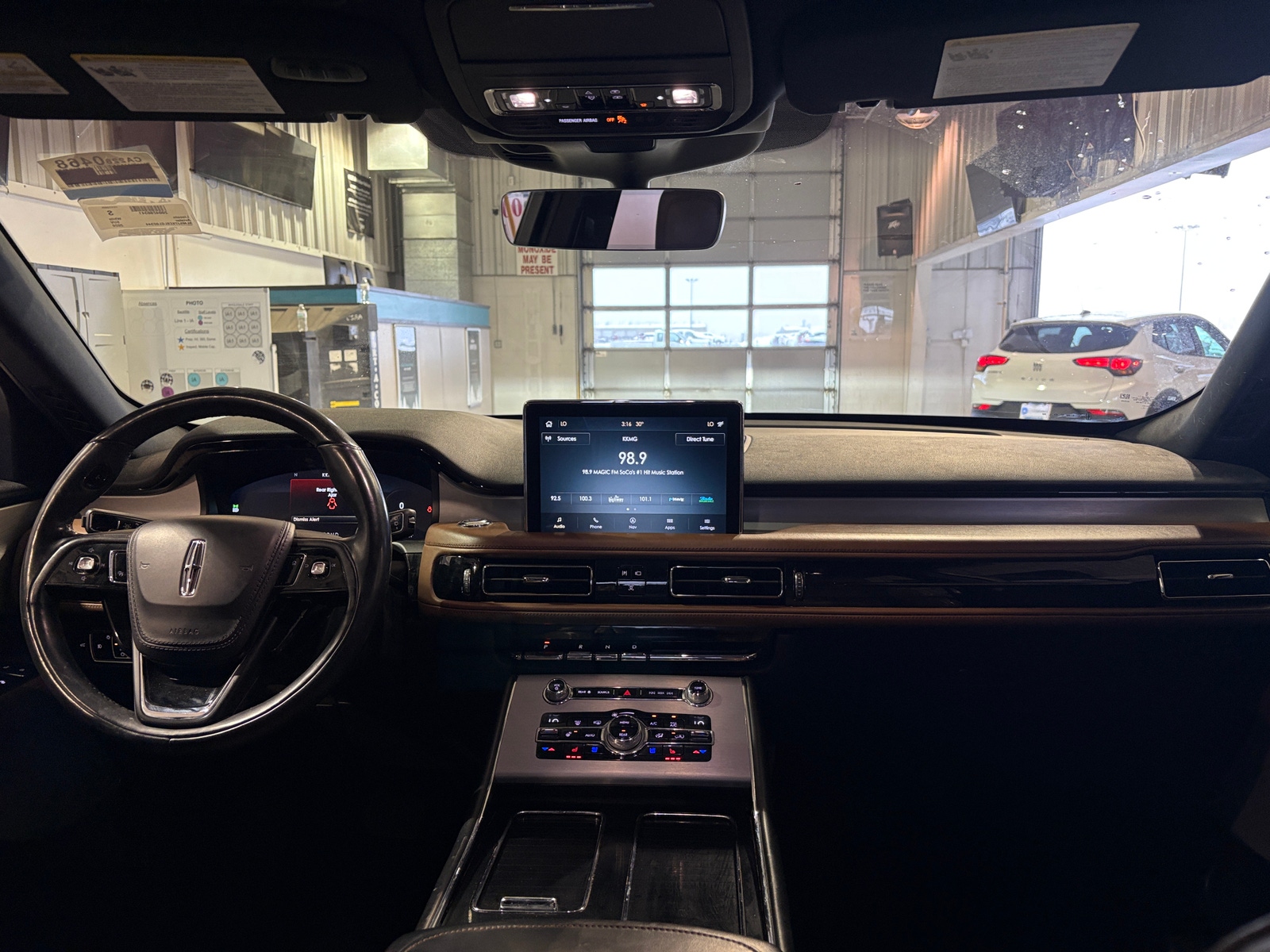 Thumbnail: 2020 Lincoln Aviator - 2