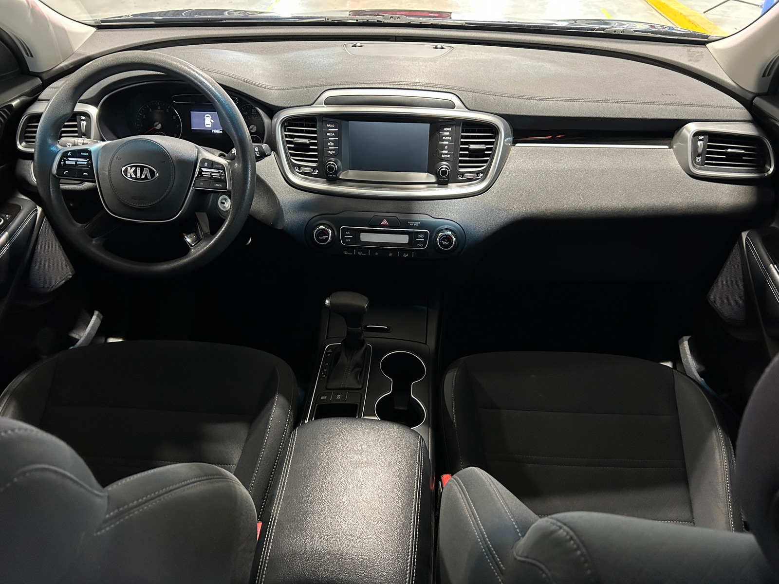 Thumbnail: 2019 Kia Sorento - 3