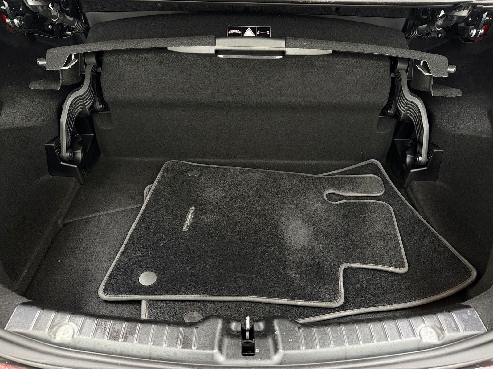 Thumbnail: 2016 Mercedes-Benz SLK - 4