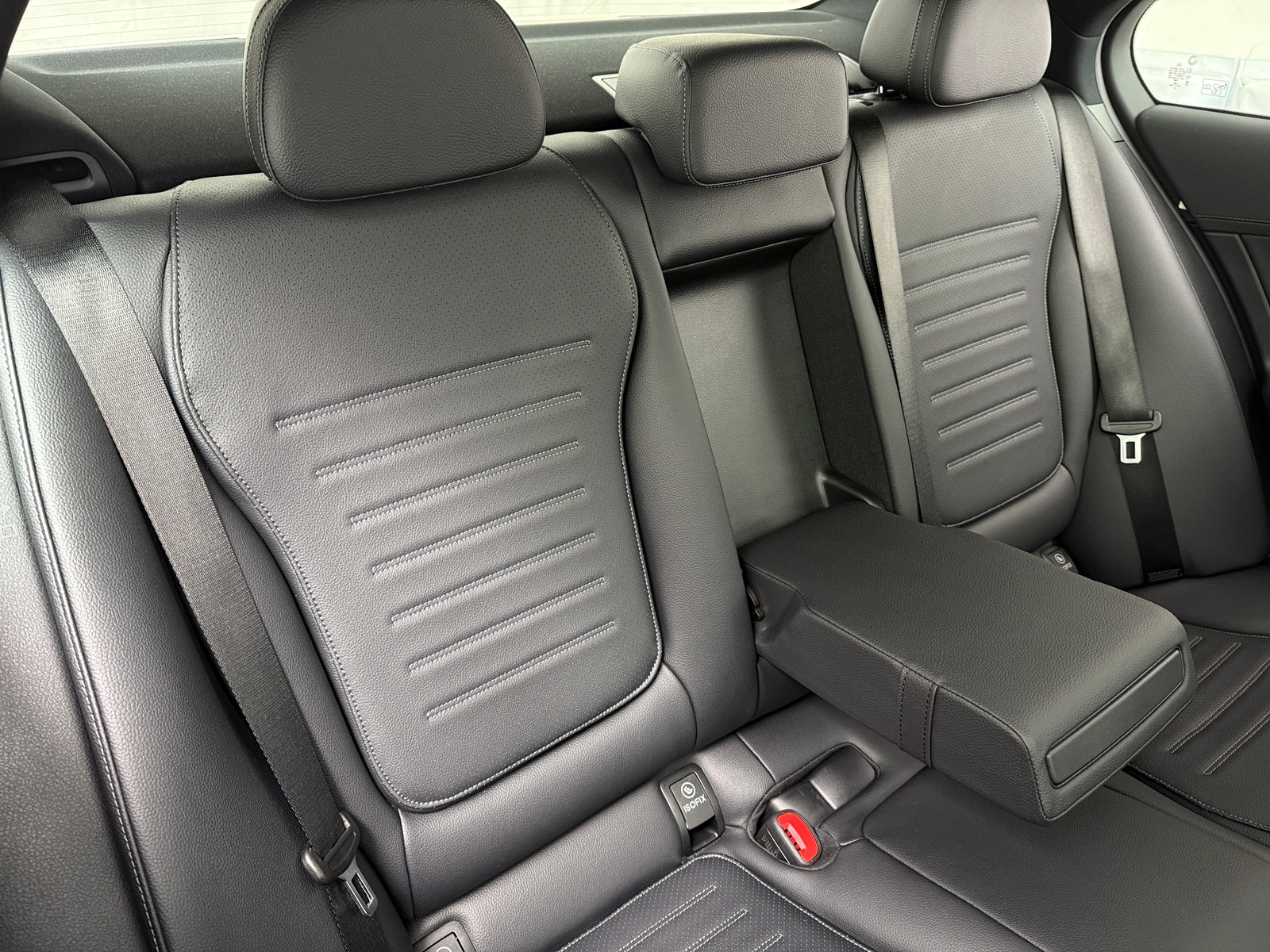 Thumbnail: 2022 Mercedes-Benz C-Class - 6