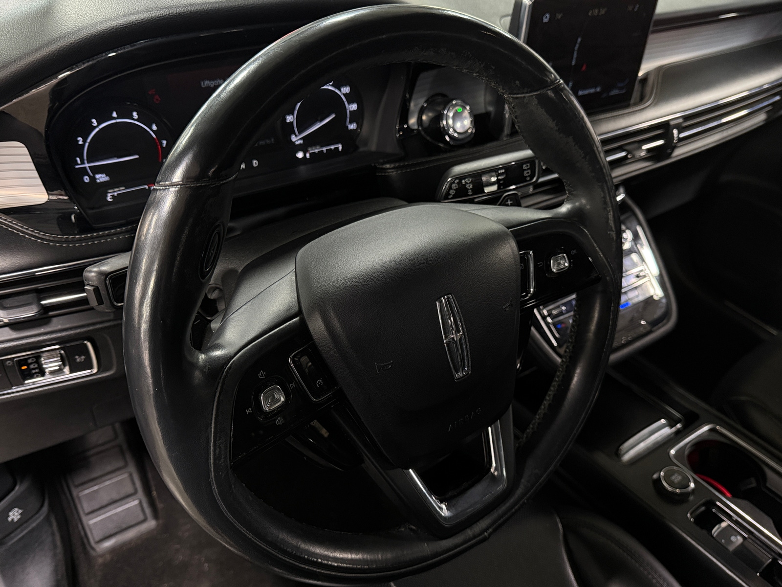 Thumbnail: 2020 Lincoln Corsair - 4