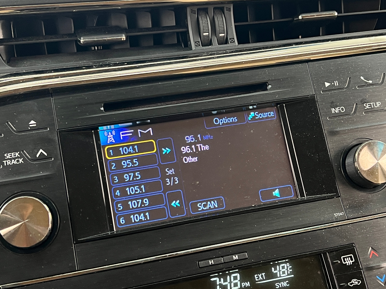 Thumbnail: 2013 Toyota Avalon - 3