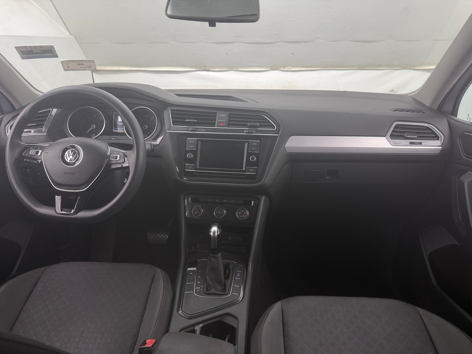 Thumbnail: 2018 Volkswagen Tiguan - 3