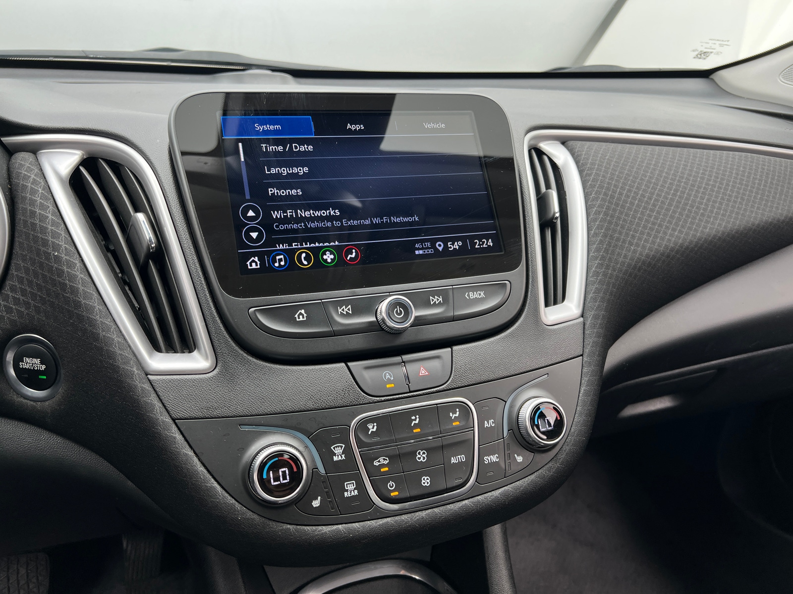 Thumbnail: 2024 Chevrolet Malibu - 4