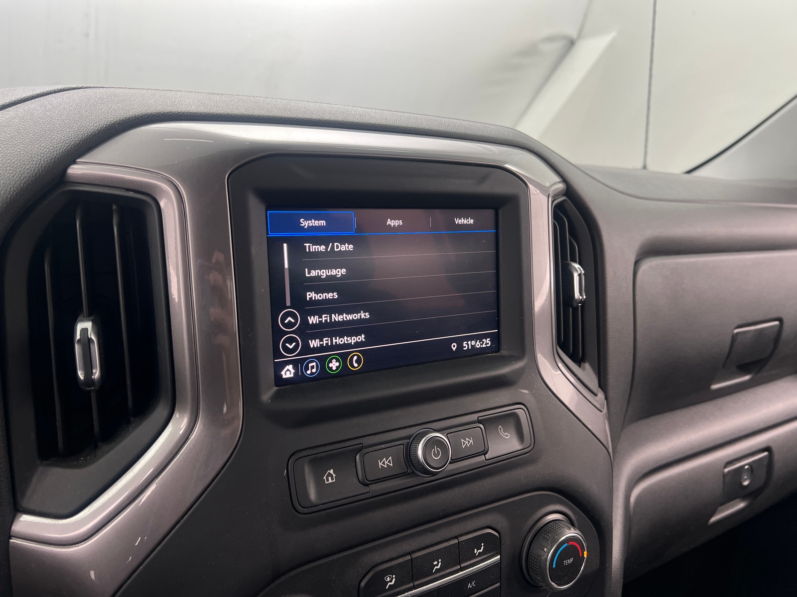 Thumbnail: 2021 Chevrolet Silverado 1500 - 4