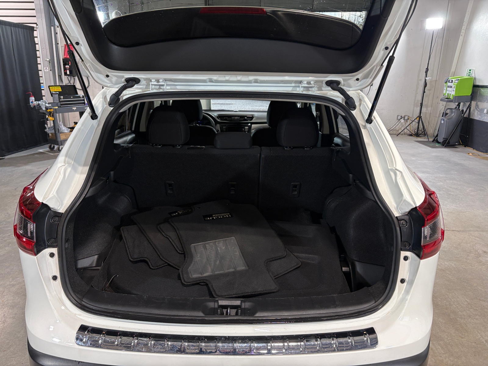 Thumbnail: 2020 Nissan Rogue Sport - 7