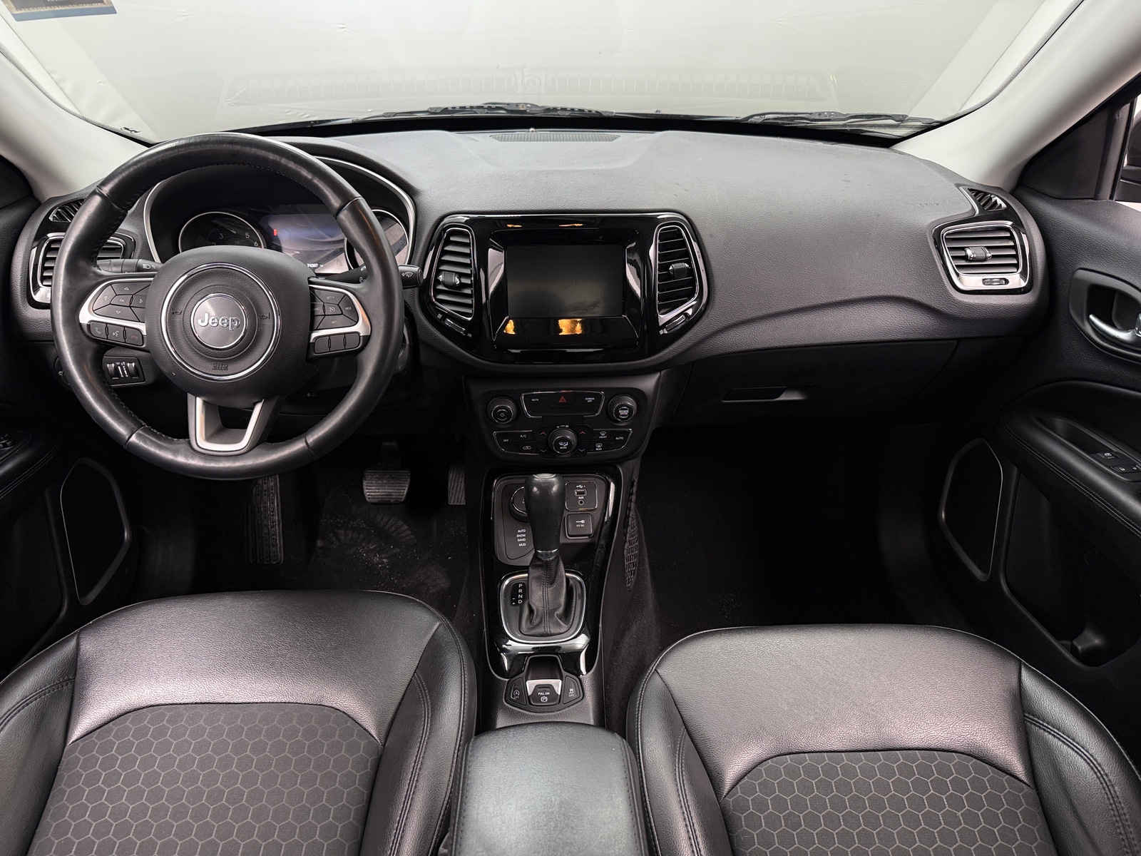 Thumbnail: 2019 Jeep Compass - 3