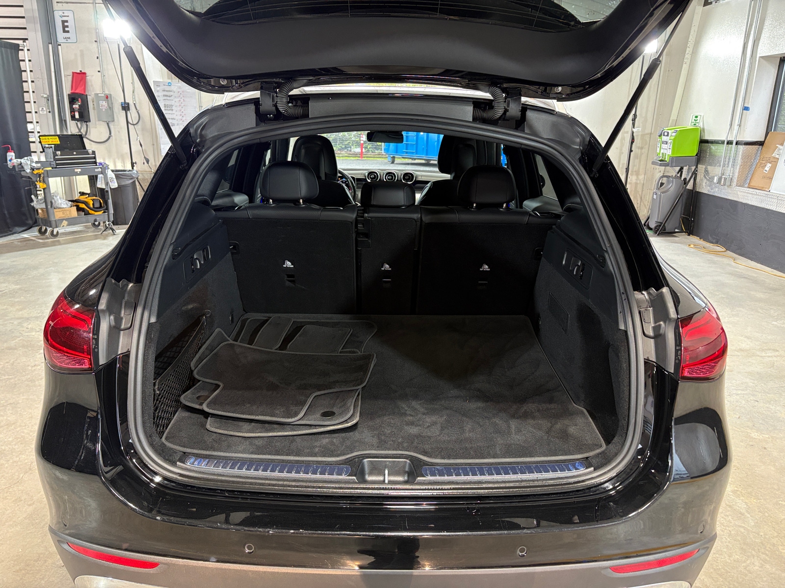 Thumbnail: 2024 Mercedes-Benz GLC - 6