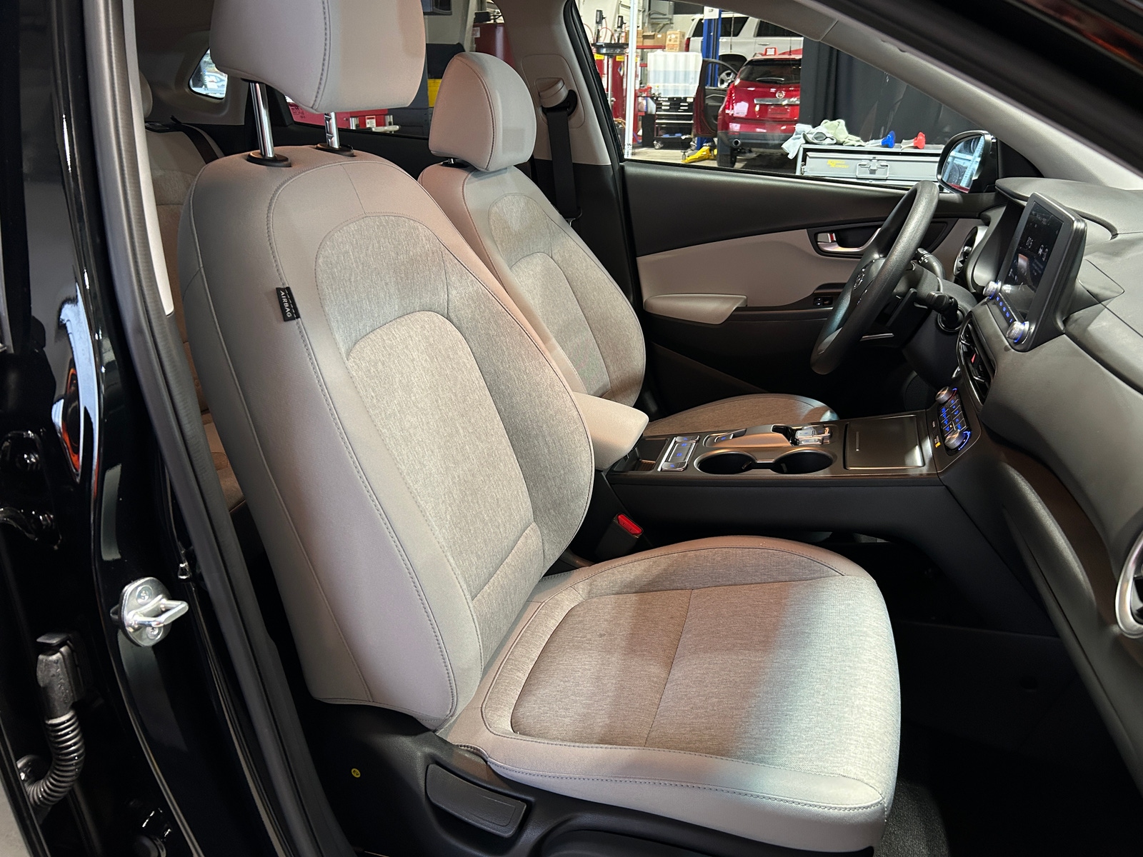 Thumbnail: 2023 Hyundai Kona - 2