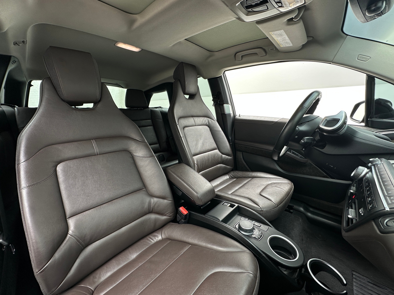 Thumbnail: 2017 BMW i3 - 2