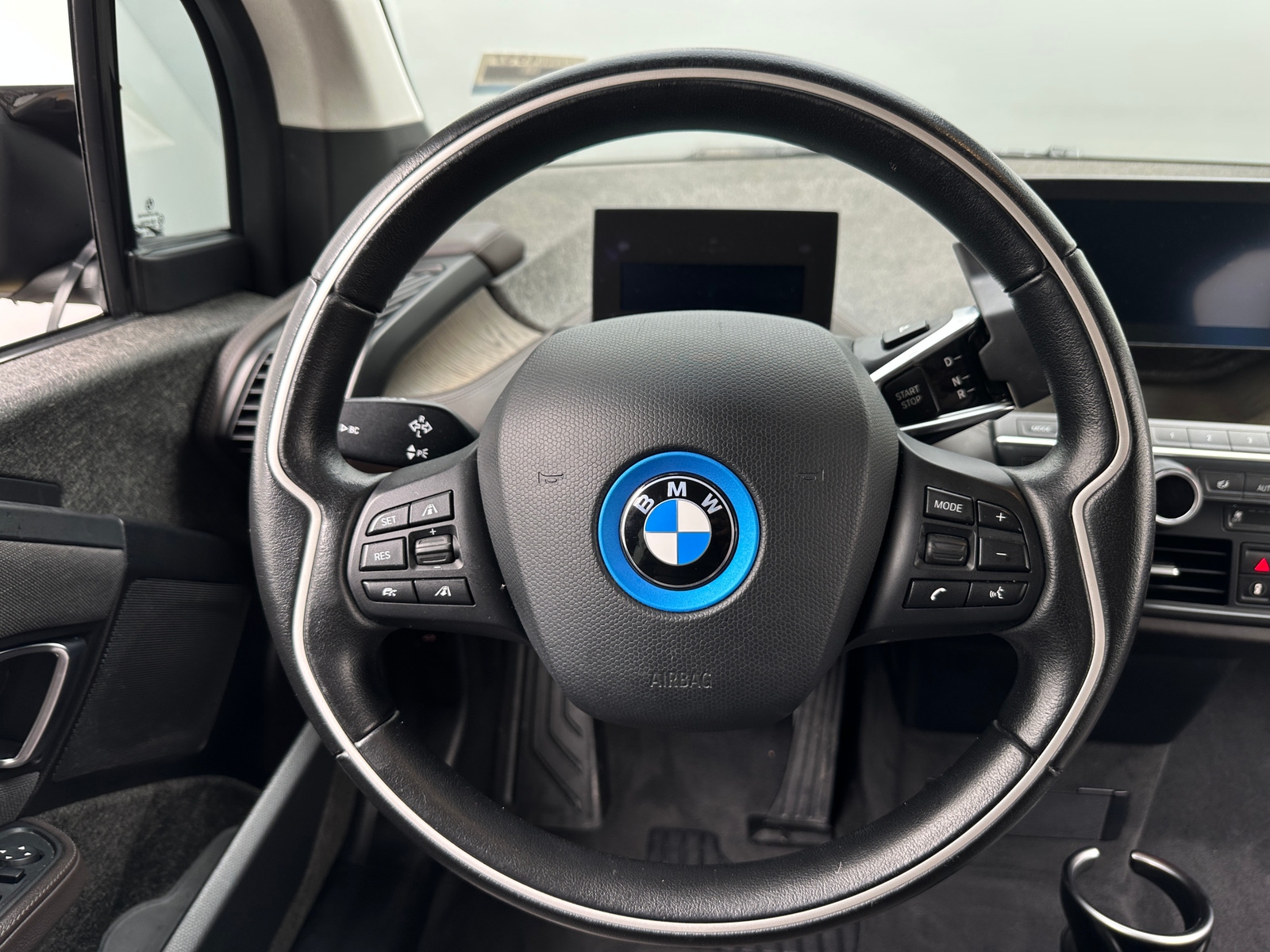 Thumbnail: 2017 BMW i3 - 5